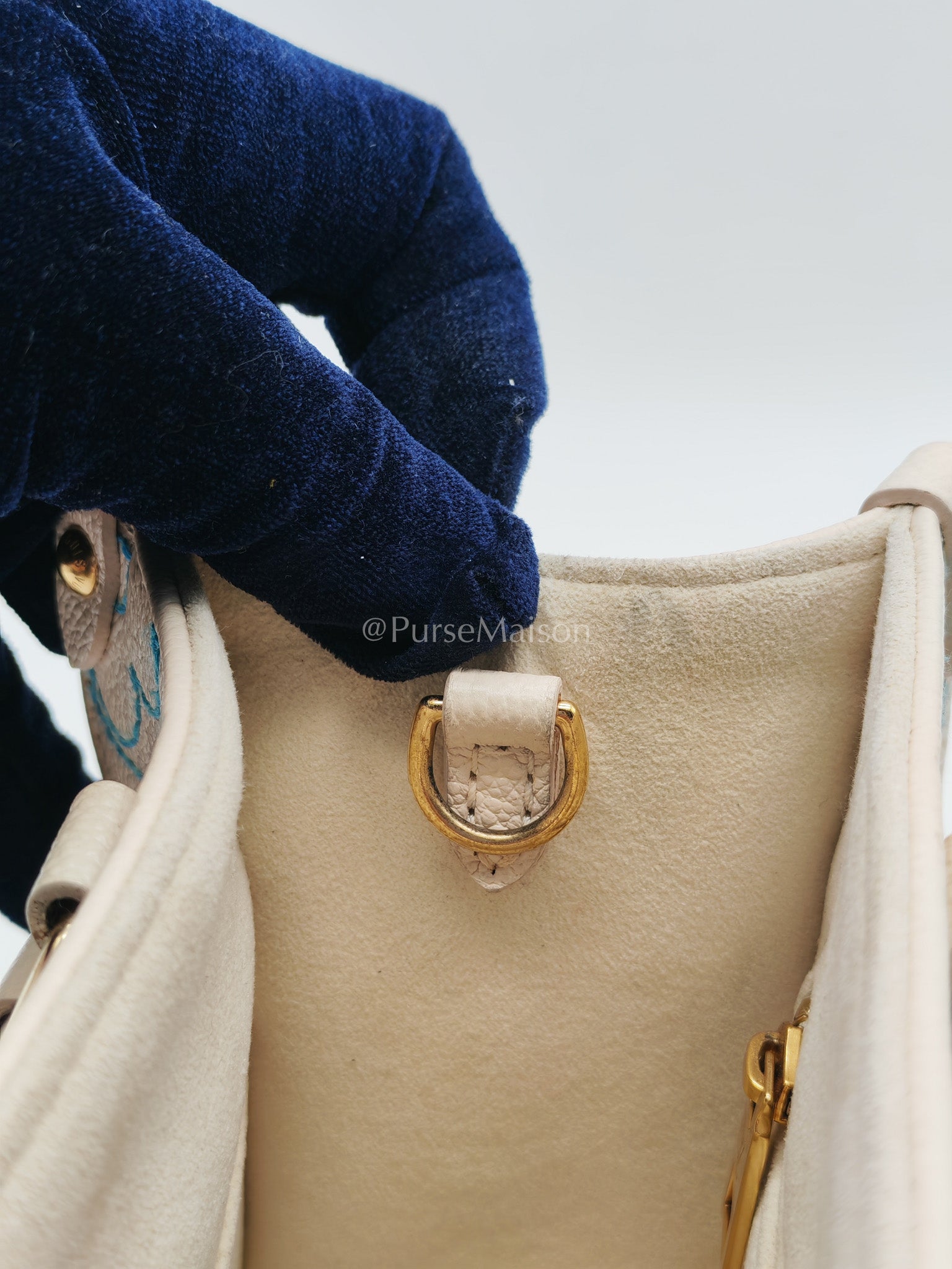 Louis Vuitton On The Go PM in White Monogram Empreinte Leather (Microchip) | Purse Maison Luxury Bags Shop