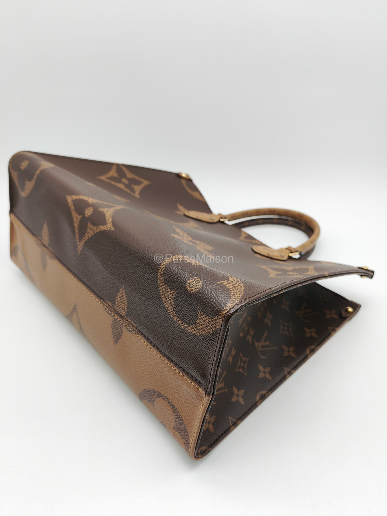 Louis Vuitton OntheGo MM Tote Bag in Reverse Monogram Canvas (Microchip) | Purse Maison Luxury Bags Shop