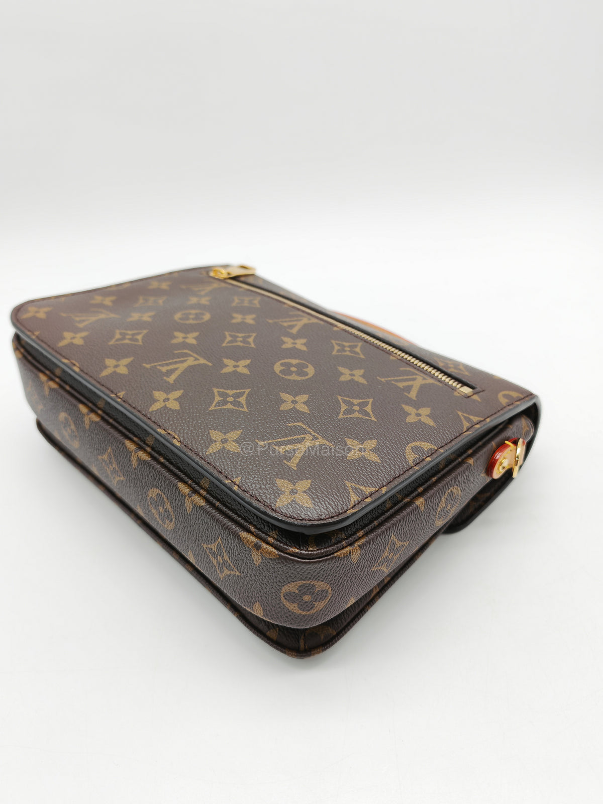 Louis Vuitton Pochette Metis MM in Monogram Canvas (Microchip) | Purse Maison Luxury Bags Shop