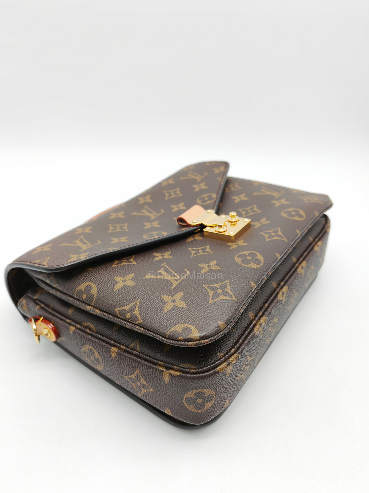 Louis Vuitton Pochette Metis MM in Monogram Canvas (Microchip) | Purse Maison Luxury Bags Shop