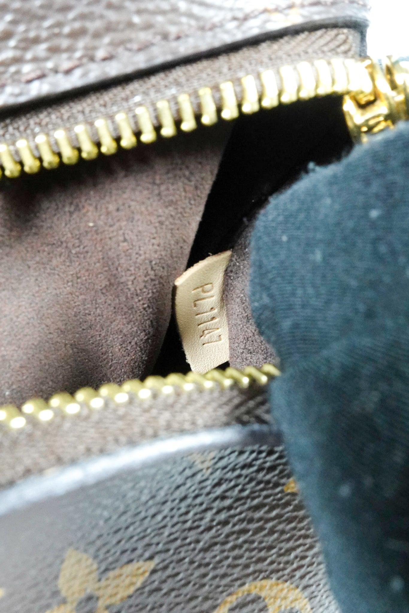 Louis Vuitton Pochette Metis Monogram (PL1147)