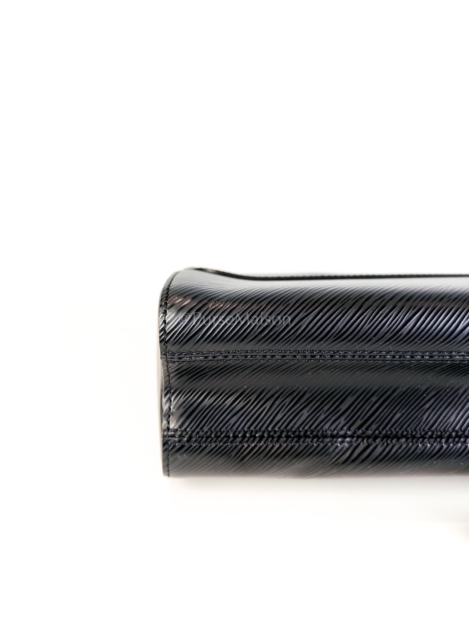 Twist Lock MM in Black Epi Leather Gold Hardware (Microchip) | Purse Maison Luxury Bags Shop