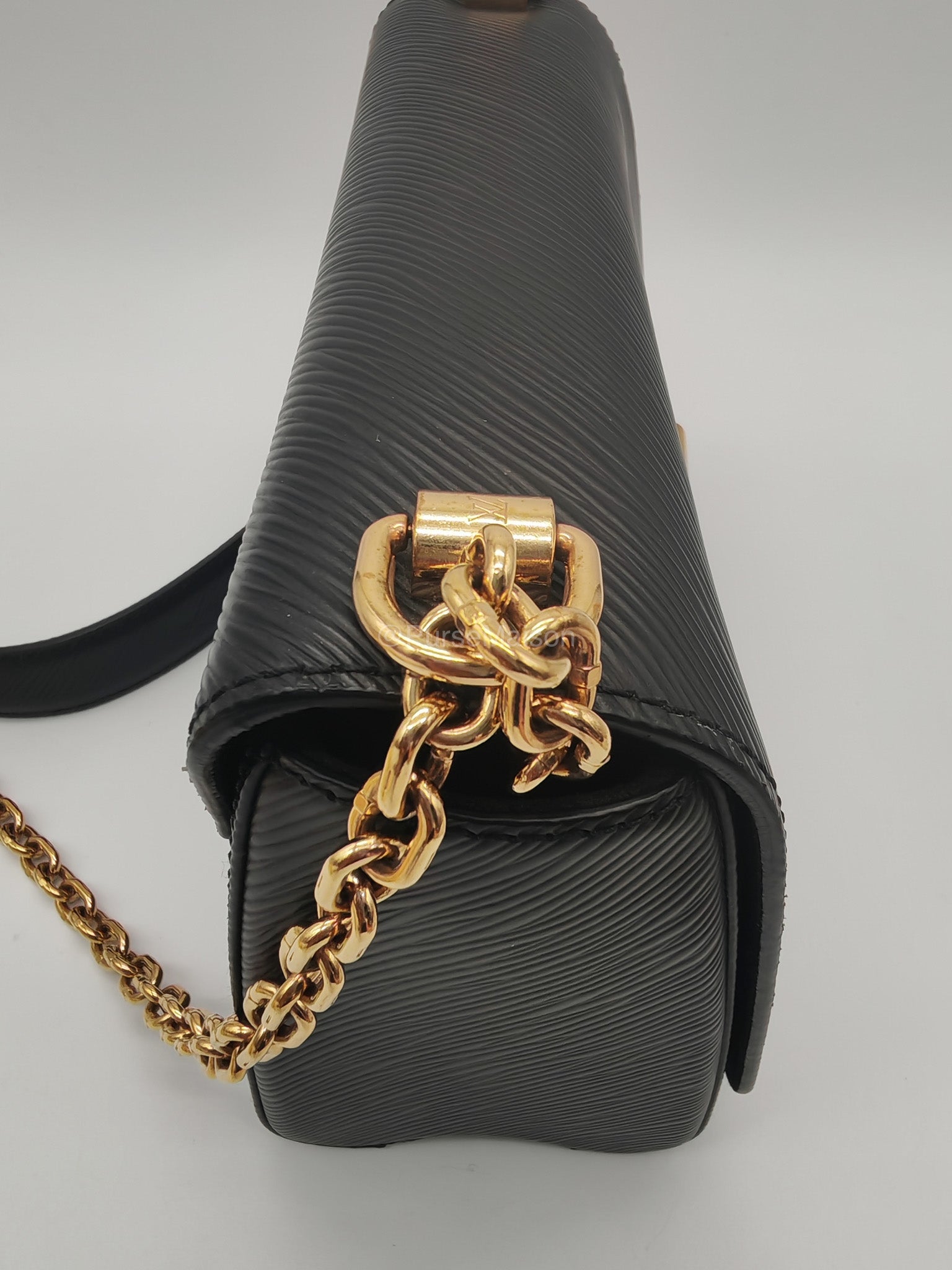 Louis Vuitton Twist MM in Black Epi Leather Shoulder Bag (Date Code:FL0199) | Purse Maison Luxury Bags Shop