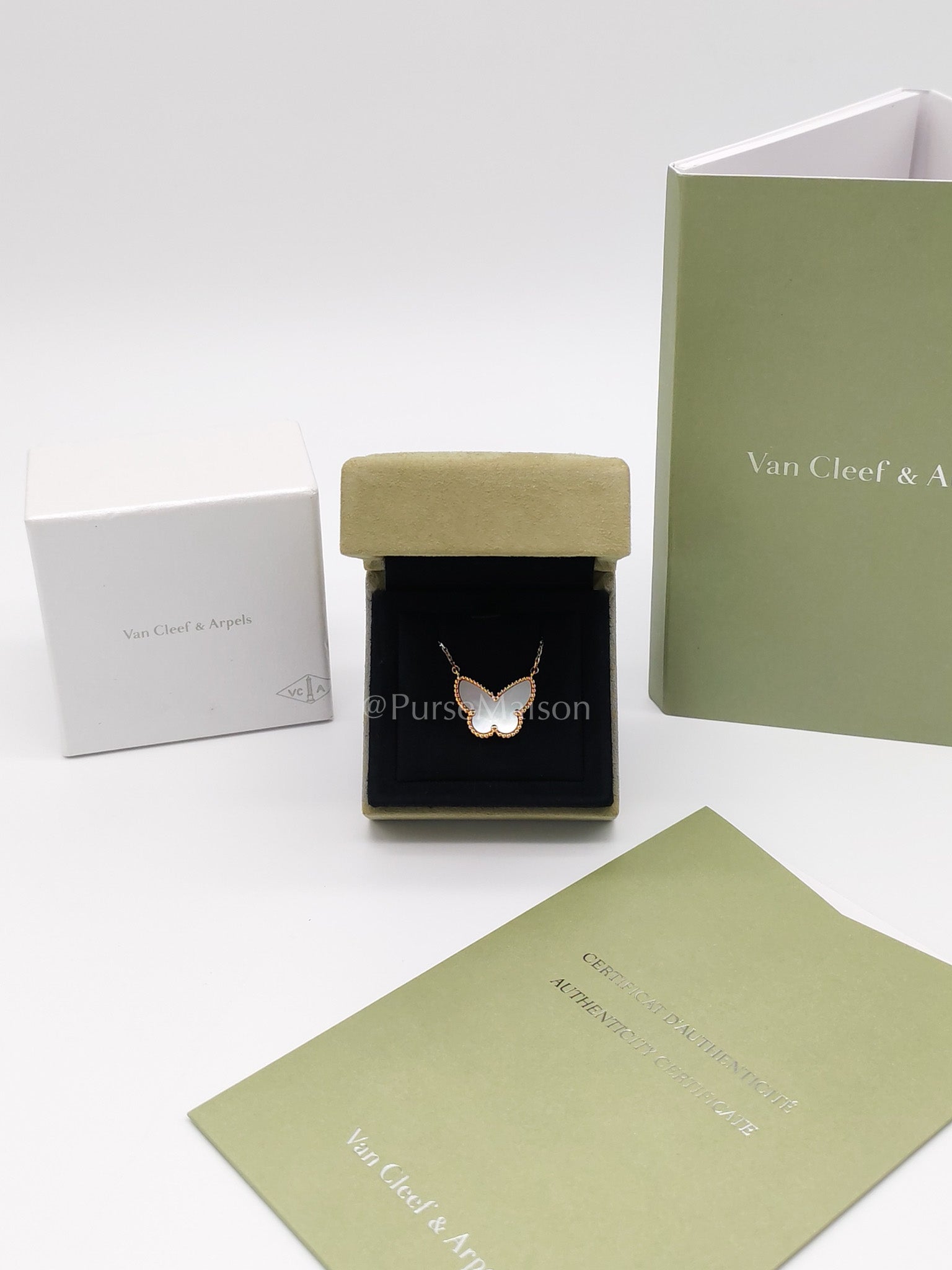 Lucky Alhambra White Mother of Pearl 18k Gold Necklace Year 2020 | Purse Maison Luxury Bags Shop