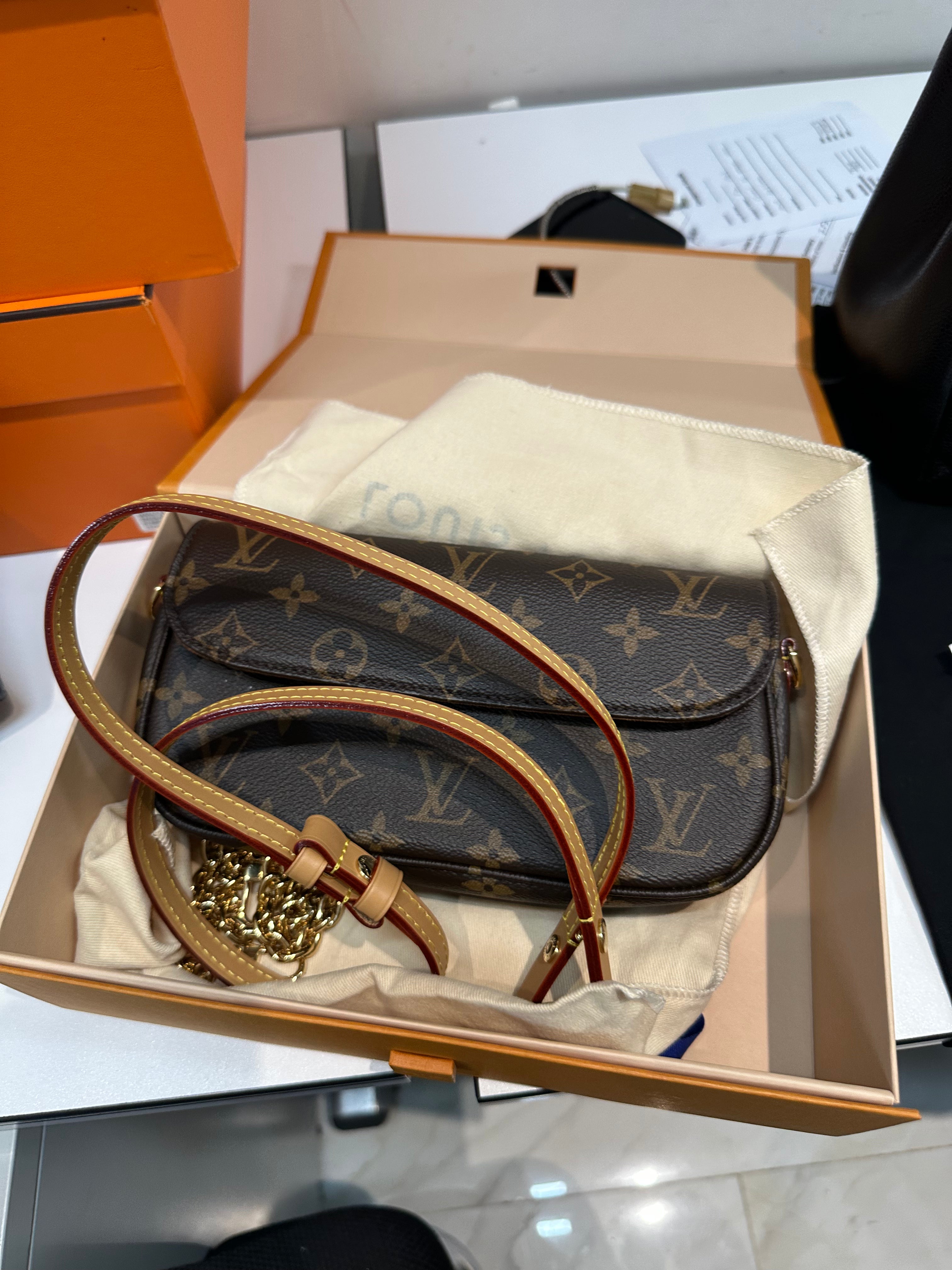 Lv ivy woc (microchip) | Purse Maison Luxury Bags Shop