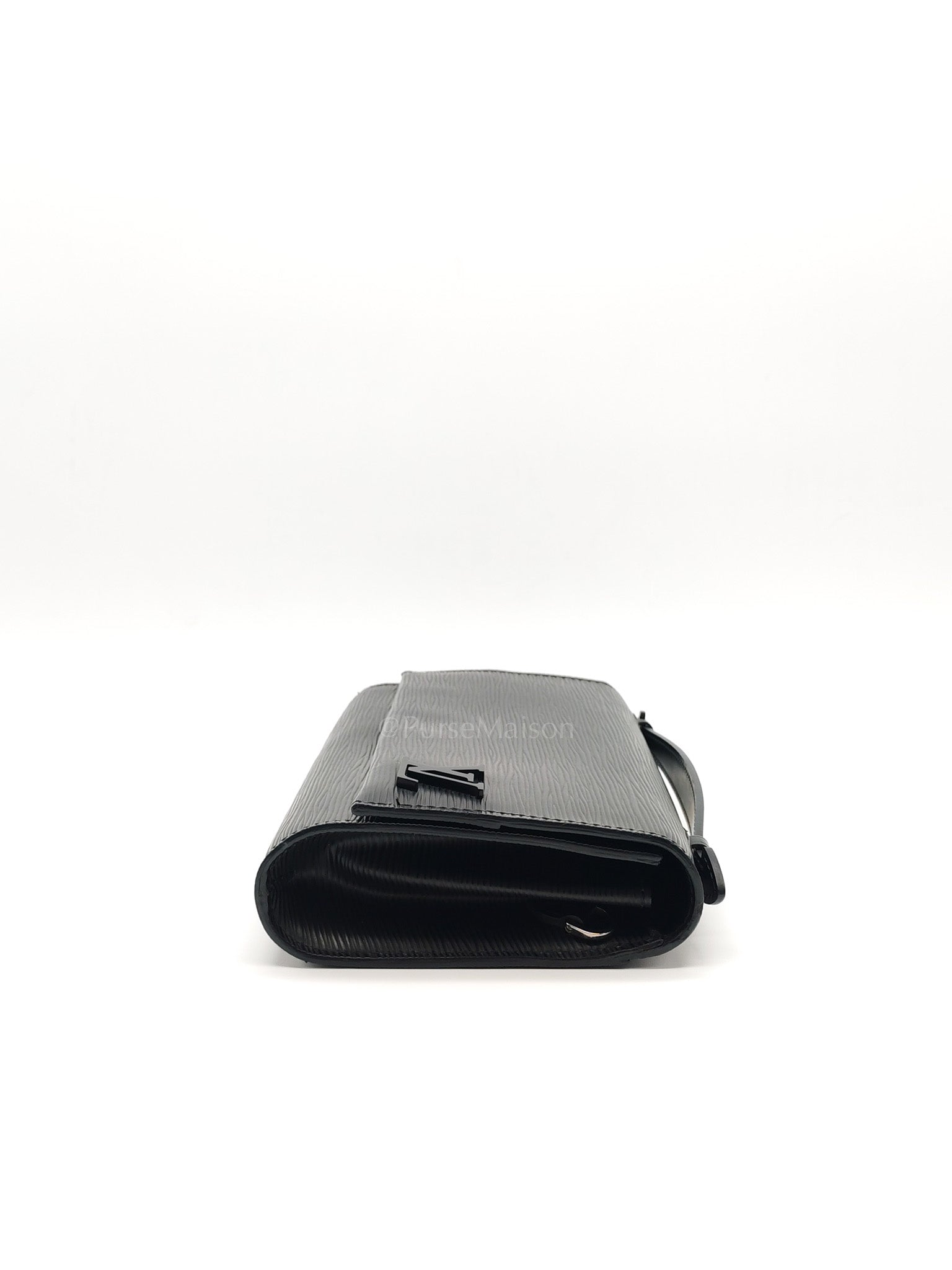 Clery Pochette in Black Epi Leather & Black/Silver Hardware (Datecode: SR2199)