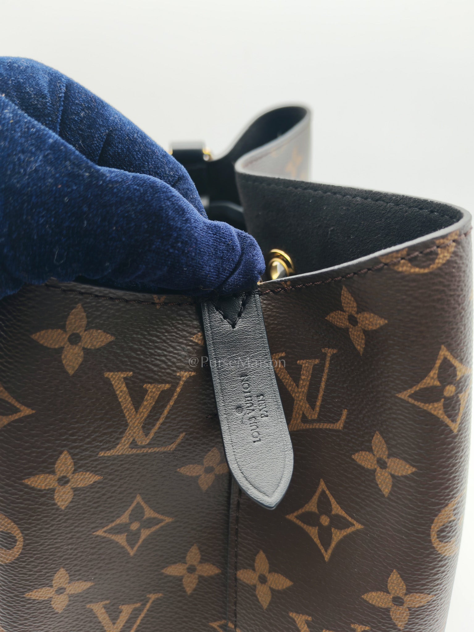 Neo Noe MM in Monogram Canvas & Black Leather Trim (Microchip)