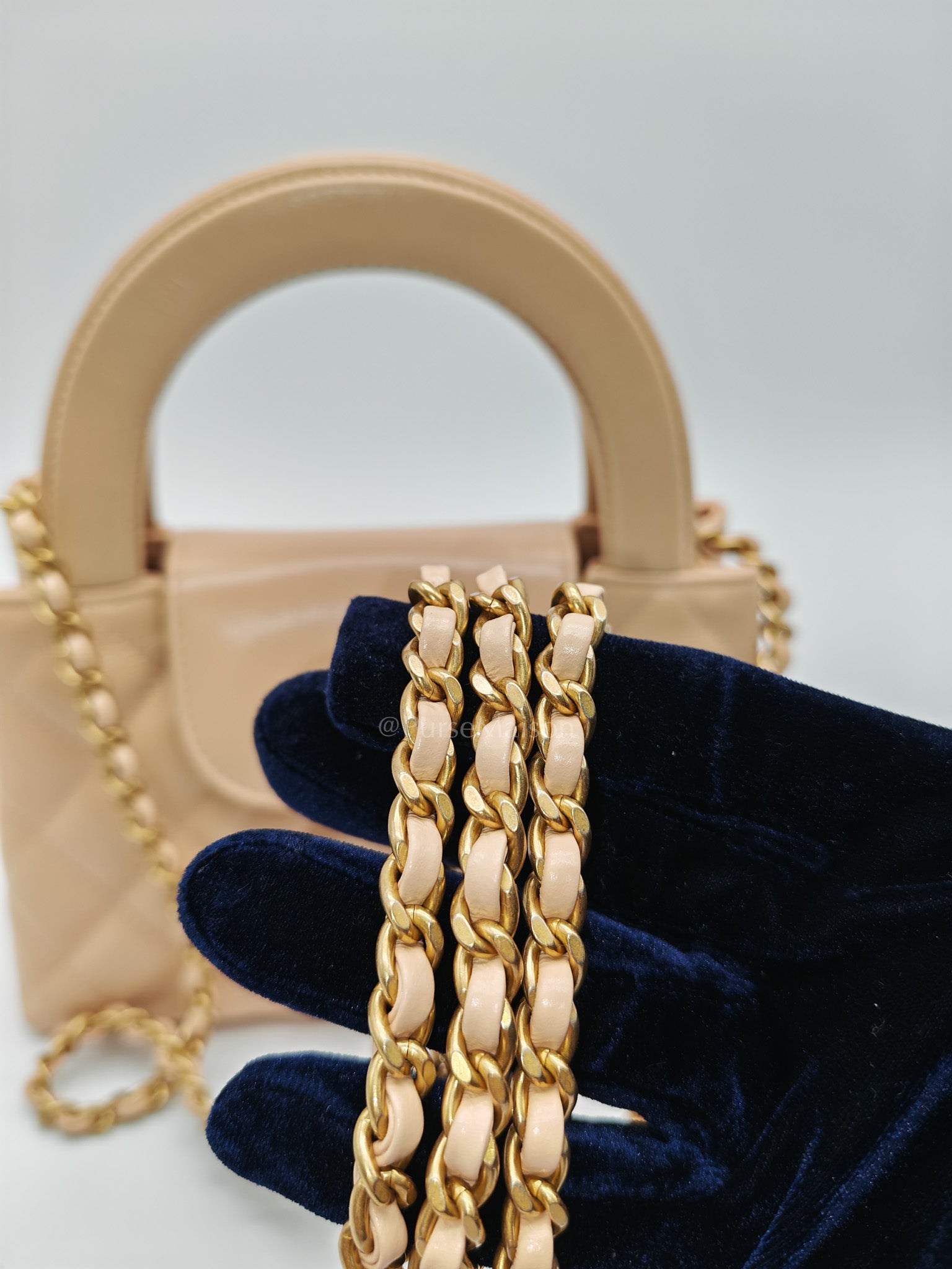 CC Kelly In Biege Shiny Calfskin Leather and Aged Gold Hardware (Microchip)