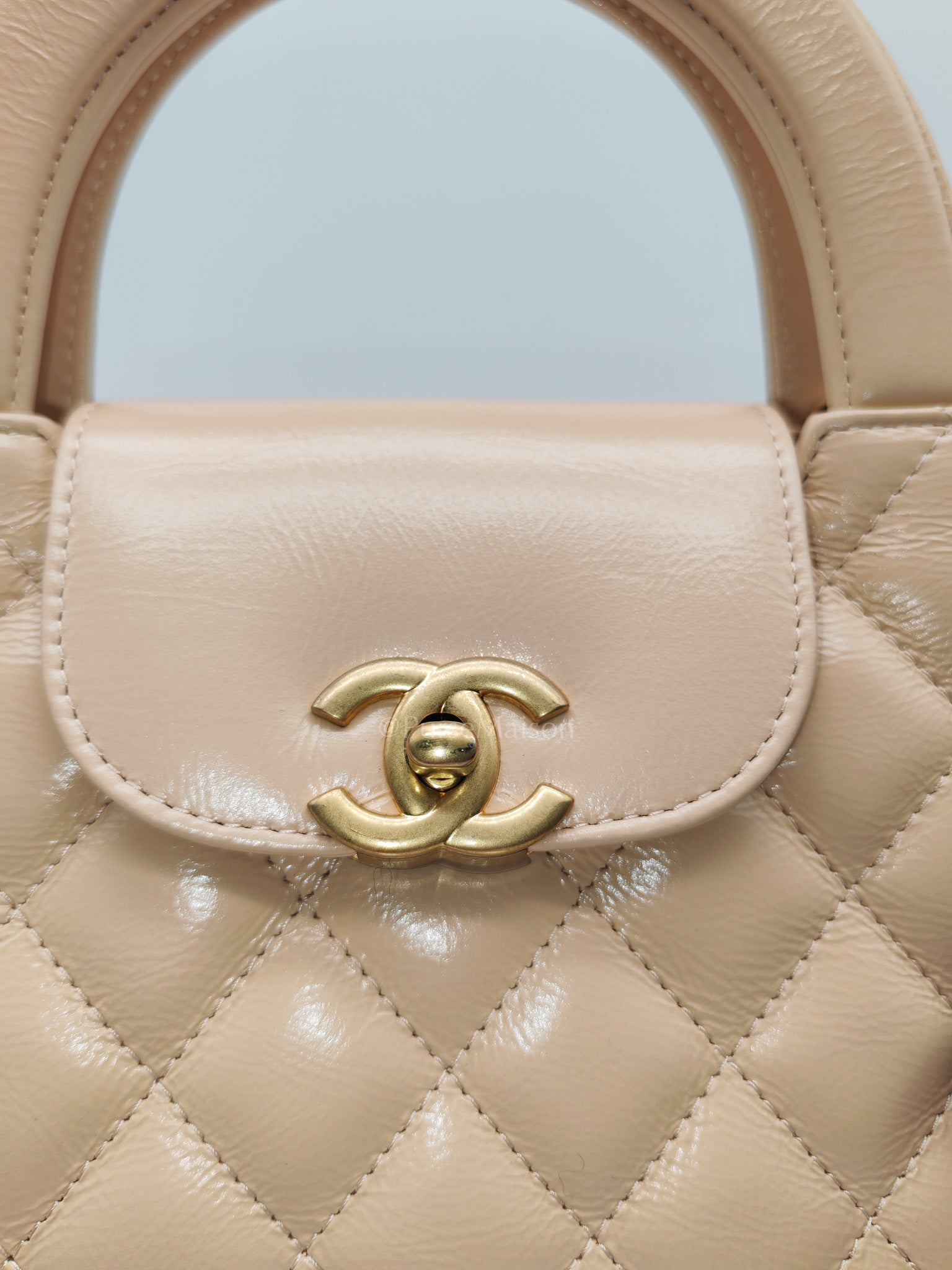 CC Kelly In Biege Shiny Calfskin Leather and Aged Gold Hardware (Microchip)