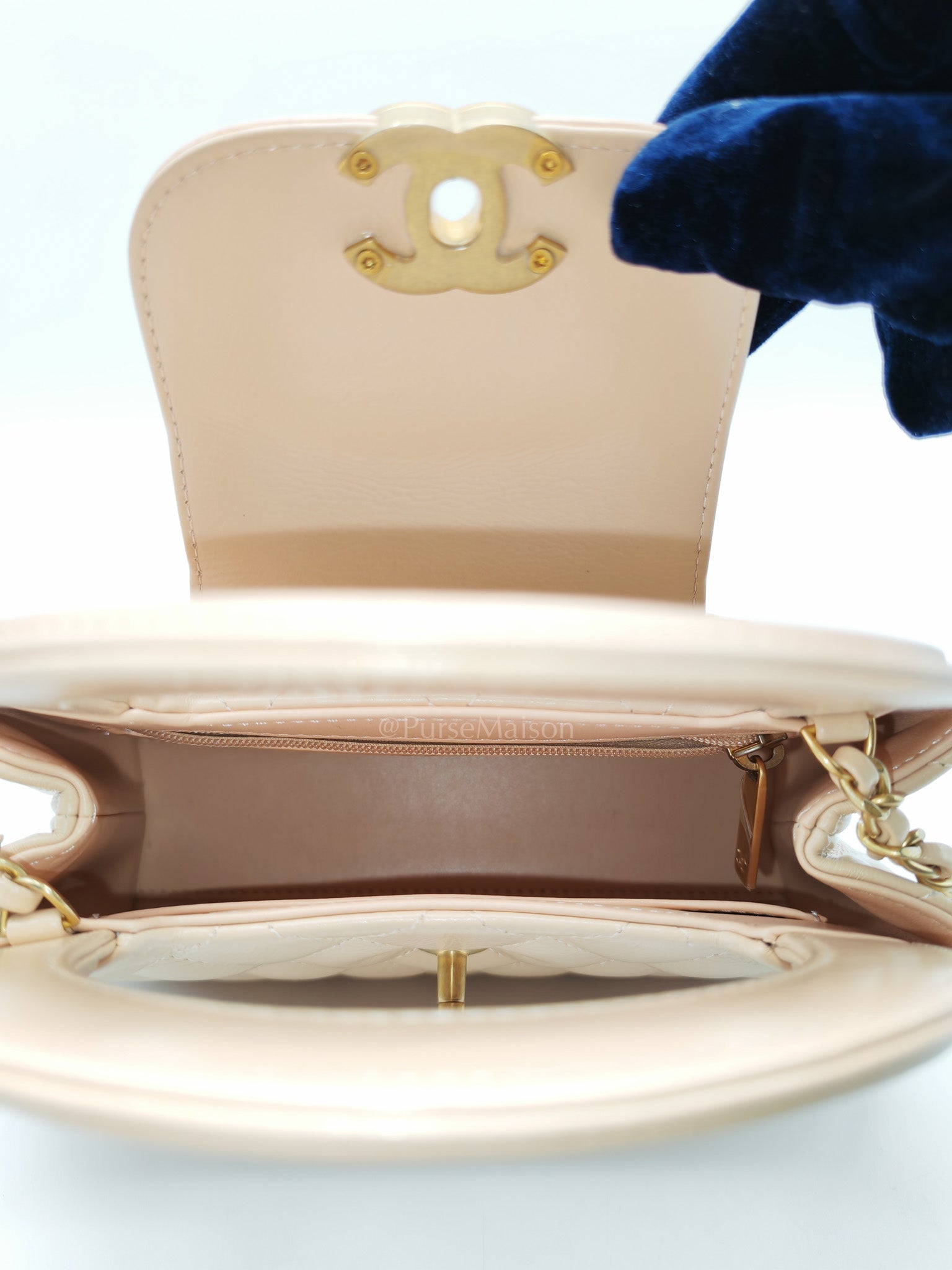 CC Kelly In Biege Shiny Calfskin Leather and Aged Gold Hardware (Microchip)