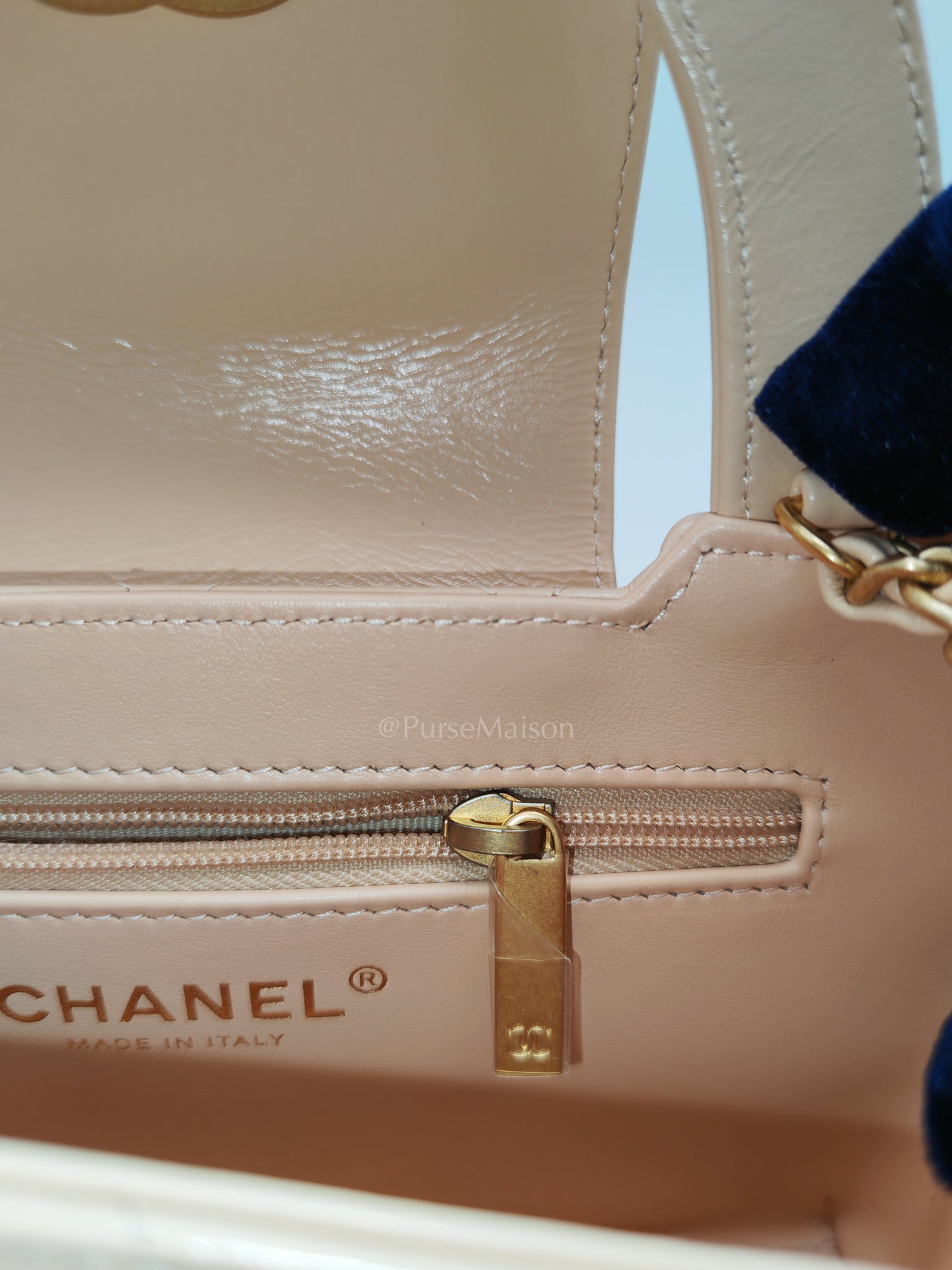 CC Kelly In Biege Shiny Calfskin Leather and Aged Gold Hardware (Microchip)
