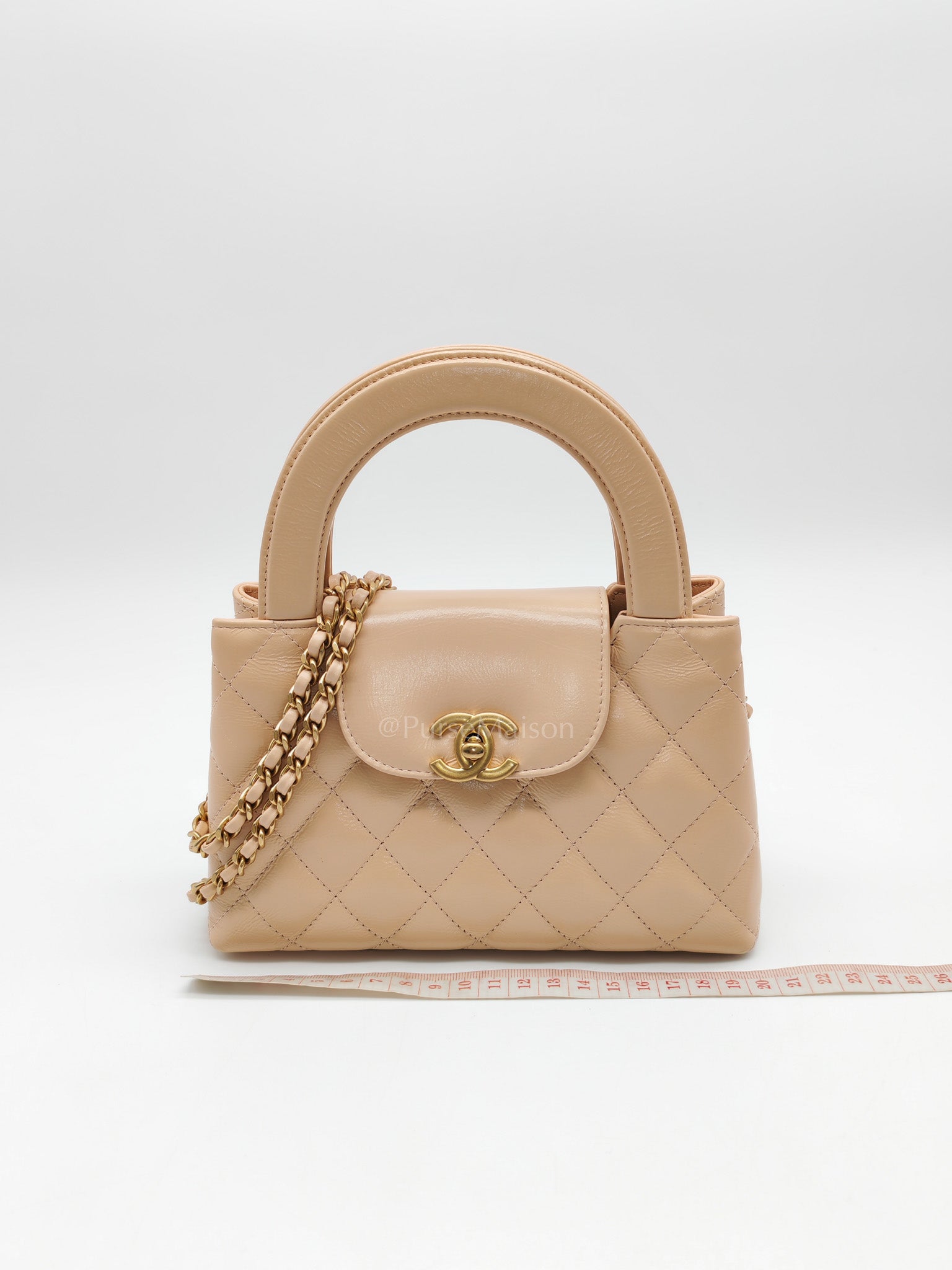 CC Kelly In Biege Shiny Calfskin Leather and Aged Gold Hardware (Microchip)