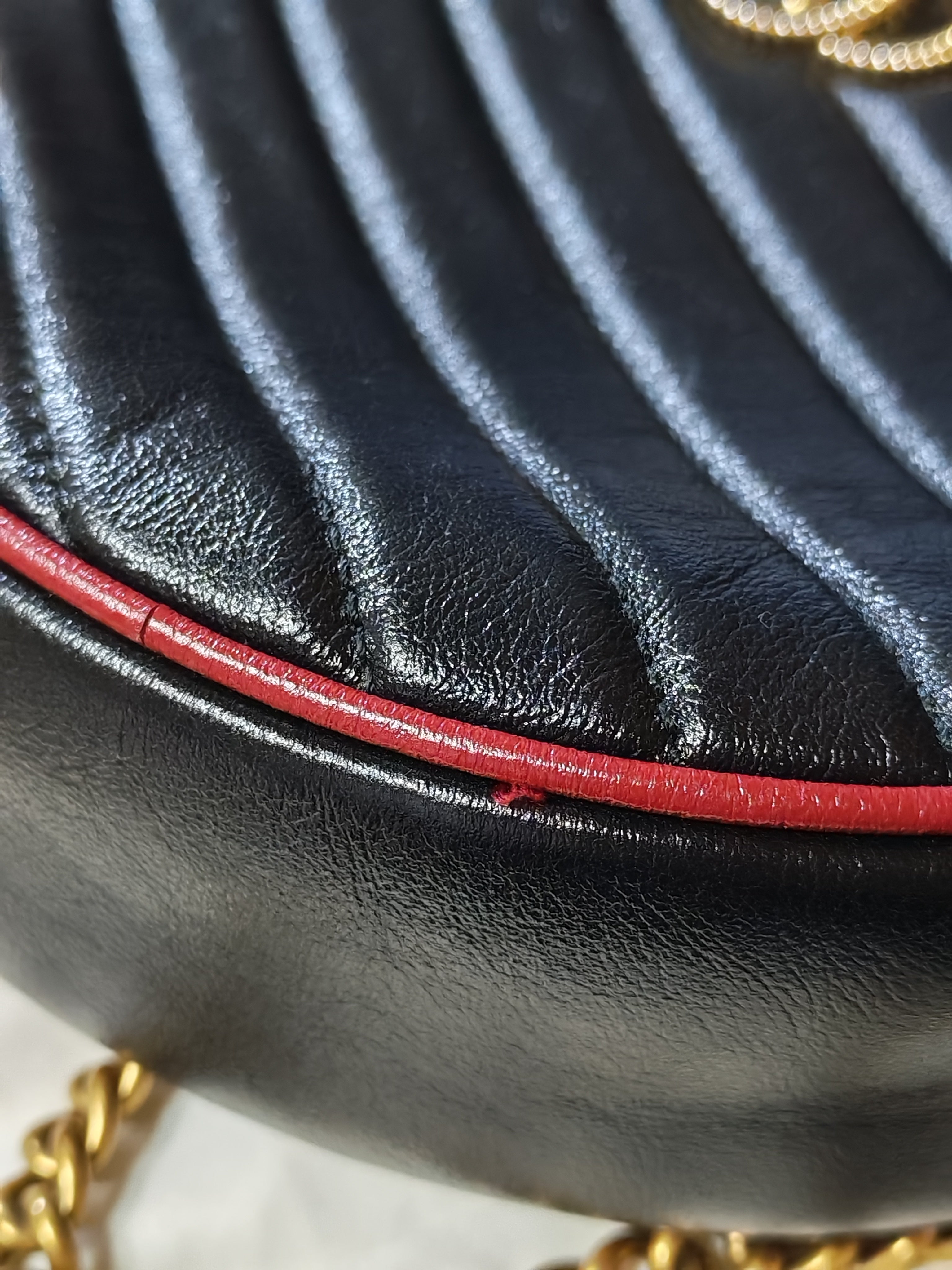 Marmont Black/Red Torchon Round Chain Bag | Purse Maison Luxury Bags Shop