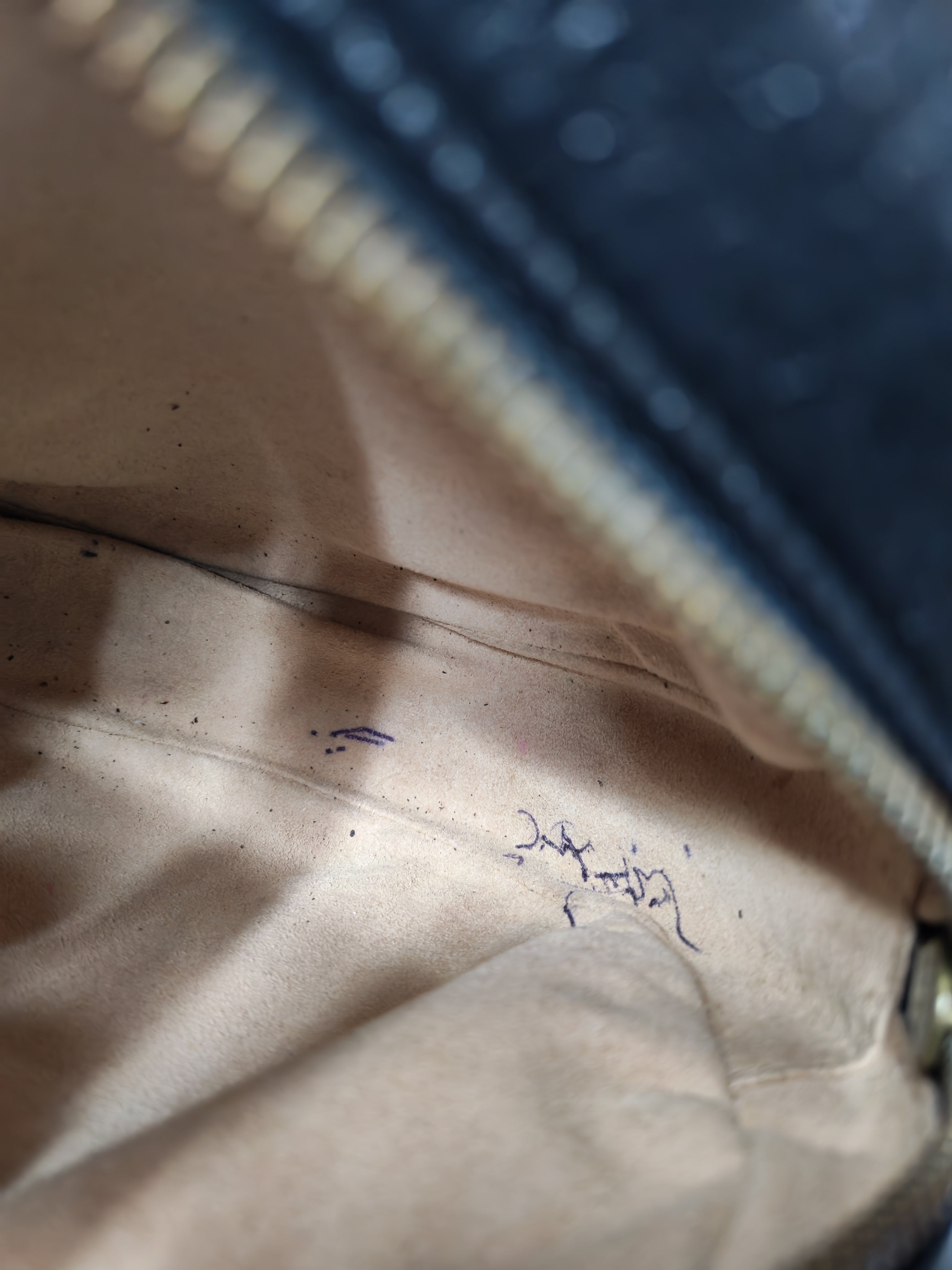 Marmont Black/Red Torchon Round Chain Bag | Purse Maison Luxury Bags Shop