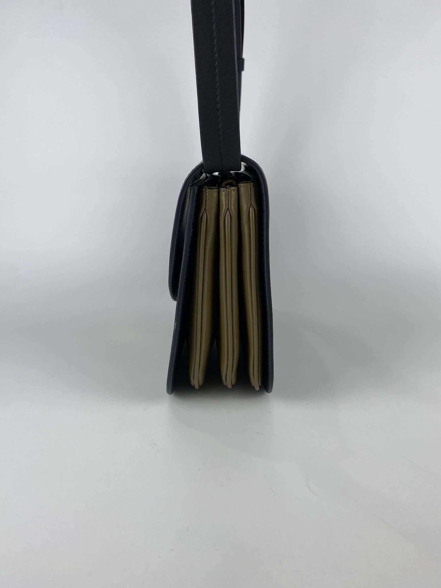 Marni Glossy Calfskin Tuk navy blue