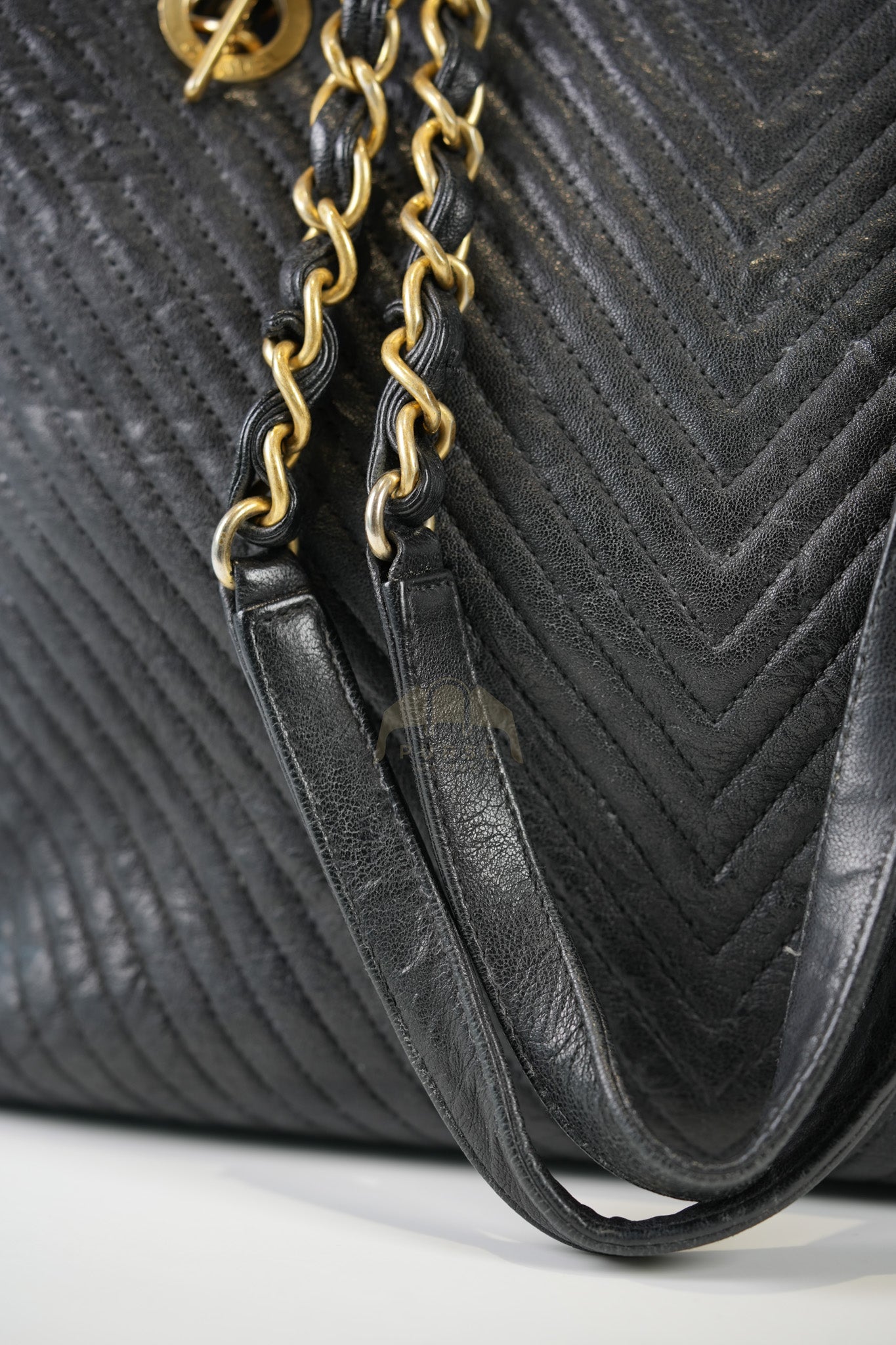 Medallion Charm Tote Bag in Black Chevron Lambskin Leather & Gold Hardware Series 21 | Purse Maison Luxury Bags Shop