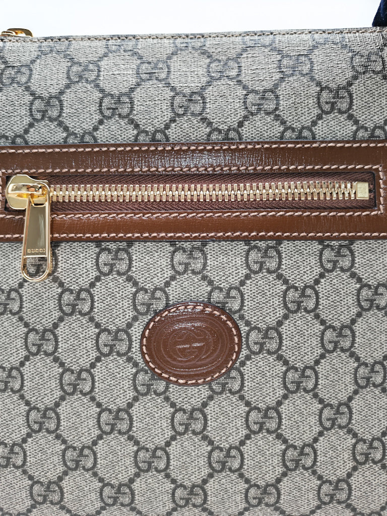 Messenger Bag Vintage in GG Supreme Canvas & Interlocking G Patch | Purse Maison Luxury Bags Shop