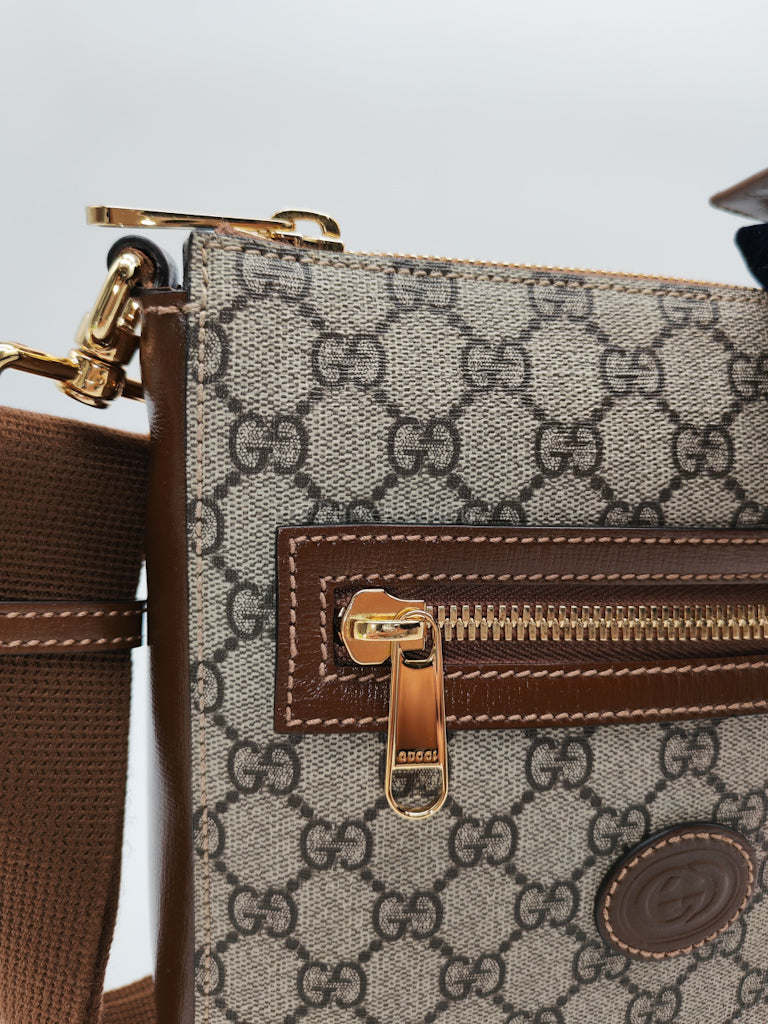 Messenger Bag Vintage in GG Supreme Canvas & Interlocking G Patch | Purse Maison Luxury Bags Shop