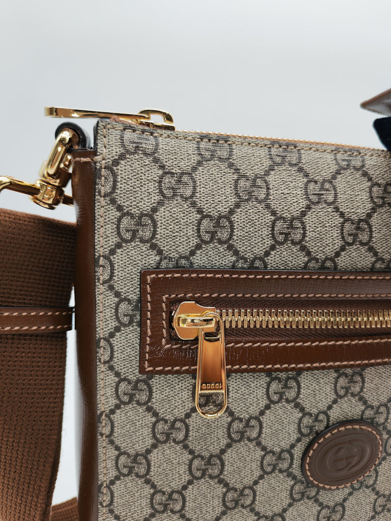 Messenger Bag Vintage in GG Supreme Canvas & Interlocking G Patch | Purse Maison Luxury Bags Shop
