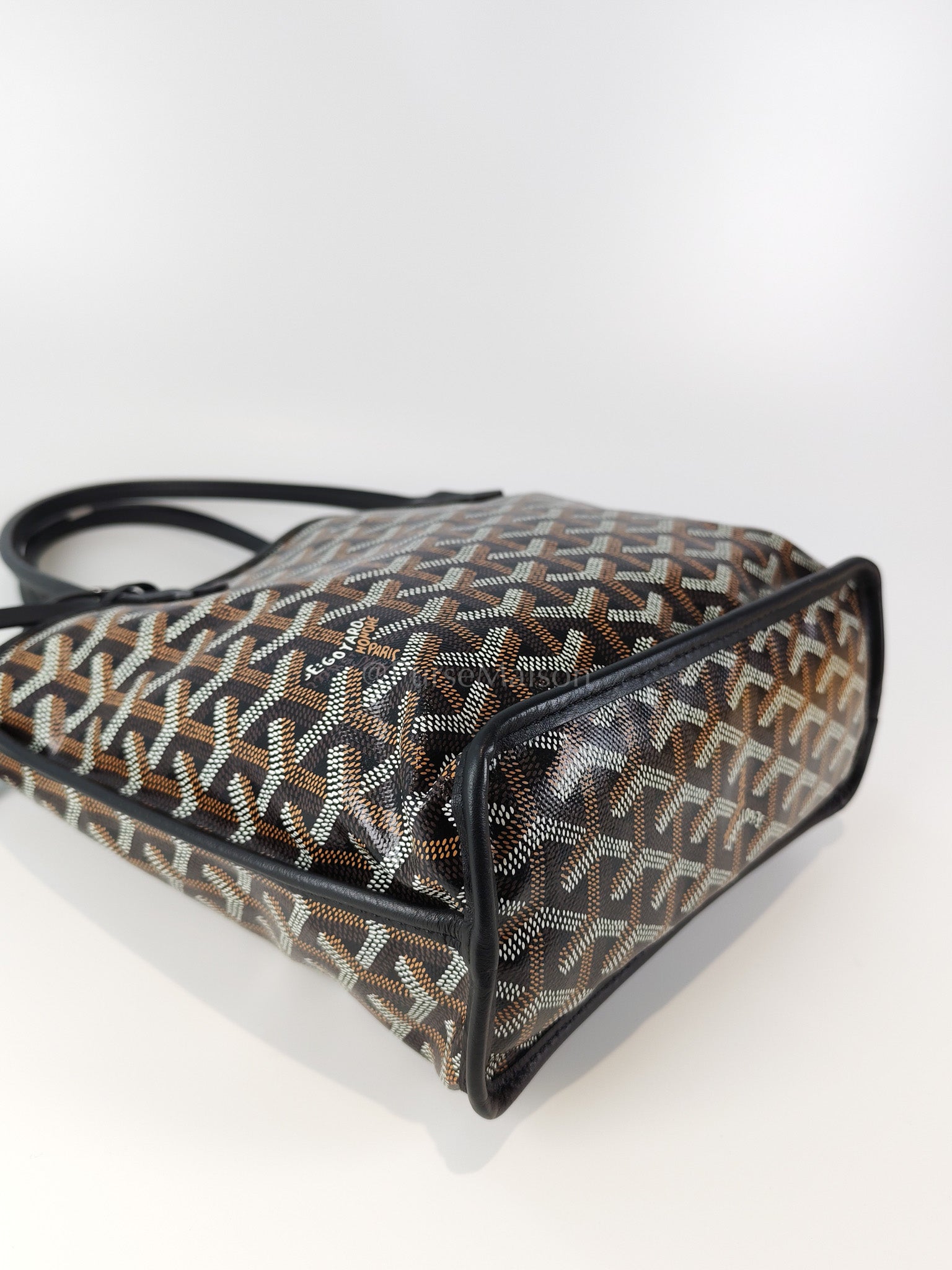 Mini Anjou in Black Goyardine Canvas | Purse Maison Luxury Bags Shop