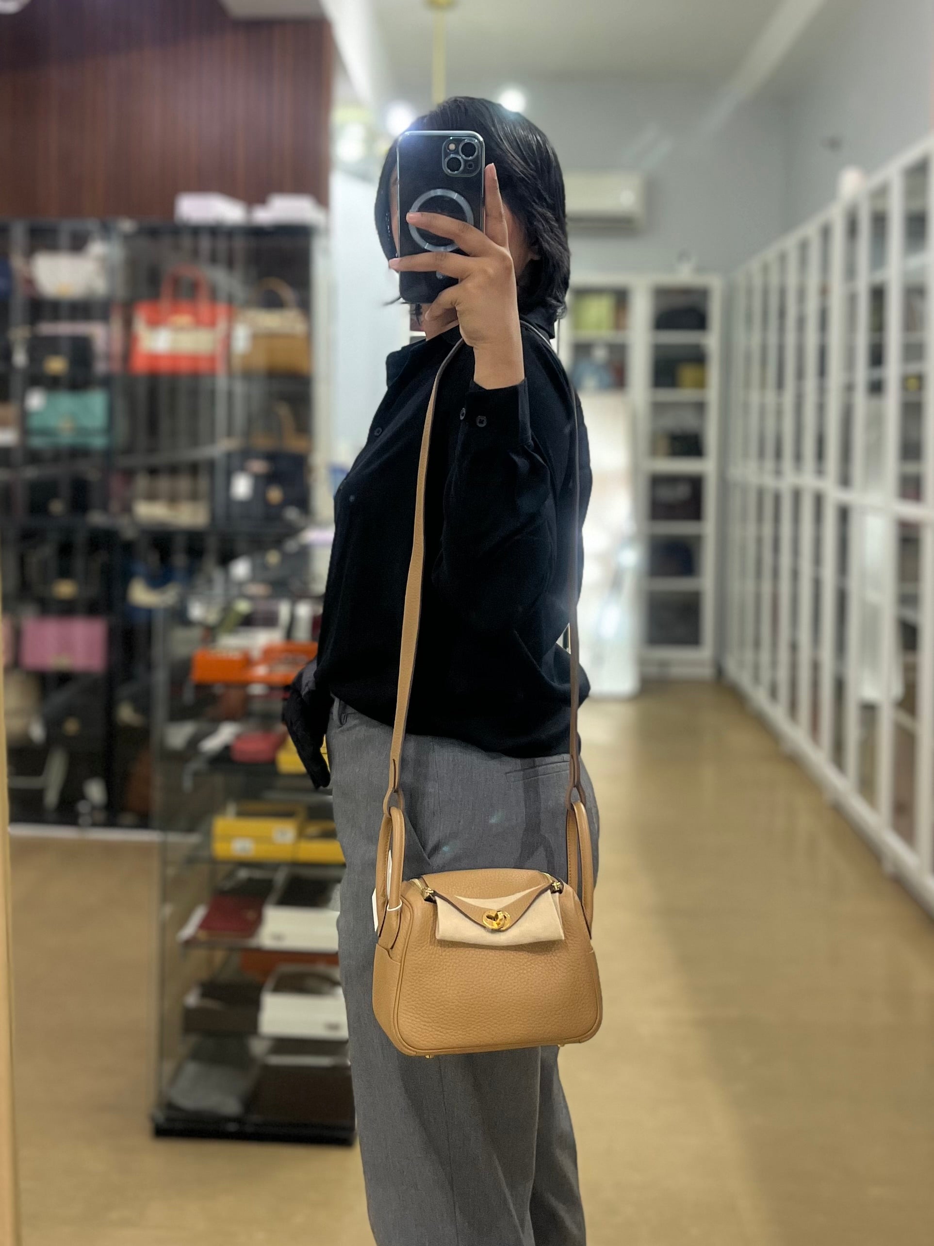 Mini Lindy in Biscuit Clemence Leather and Gold Hardware Stamp B (2023) | Purse Maison Luxury Bags Shop