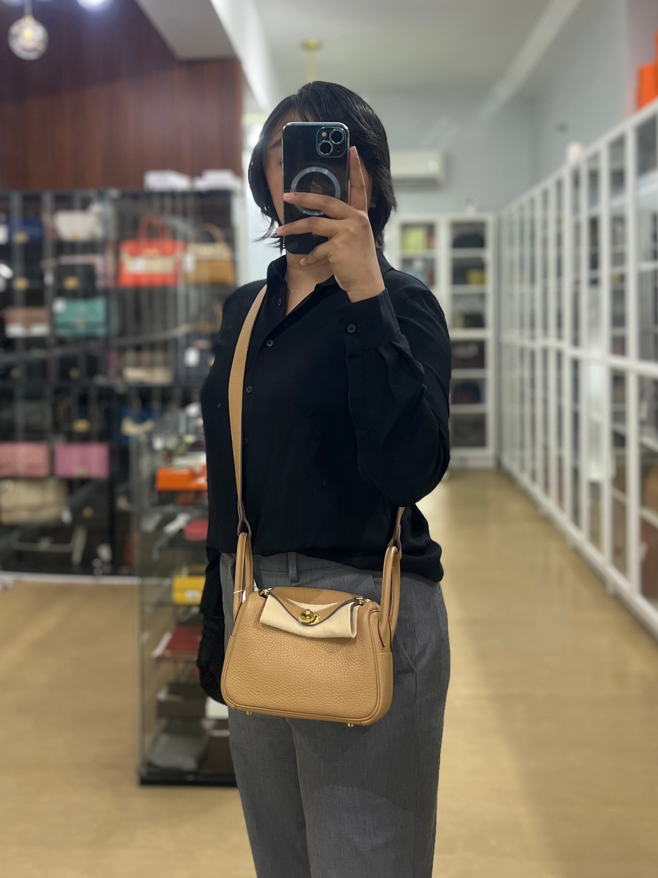 Mini Lindy in Biscuit Clemence Leather and Gold Hardware Stamp B (2023) | Purse Maison Luxury Bags Shop