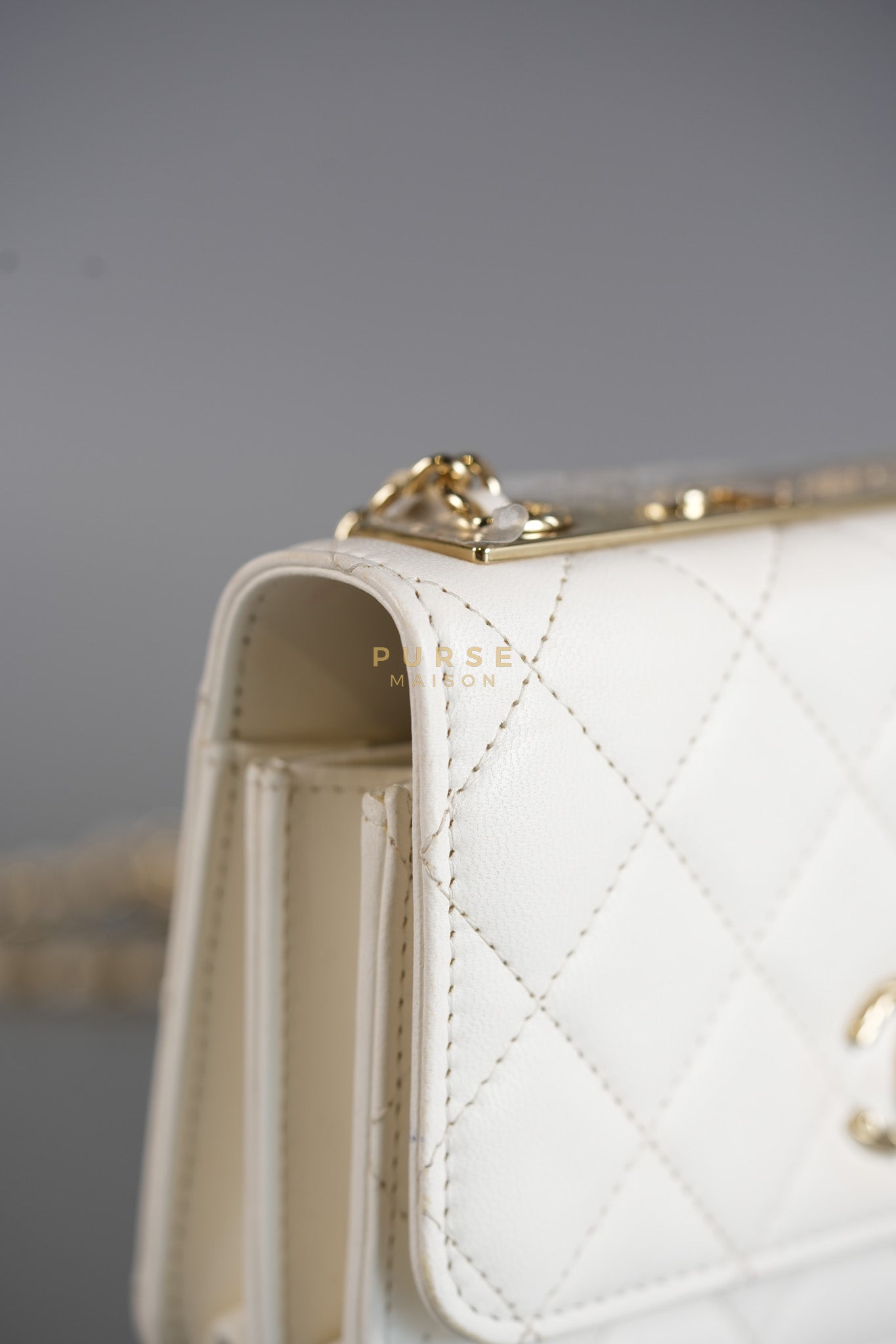 Mini Trendy CC Wallet on Chain in White Lambskin Leather and Light Gold Hardware (Microchip) | Purse Maison Luxury Bags Shop