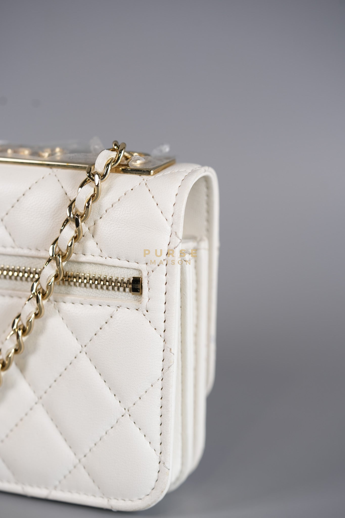 Mini Trendy CC Wallet on Chain in White Lambskin Leather and Light Gold Hardware (Microchip) | Purse Maison Luxury Bags Shop