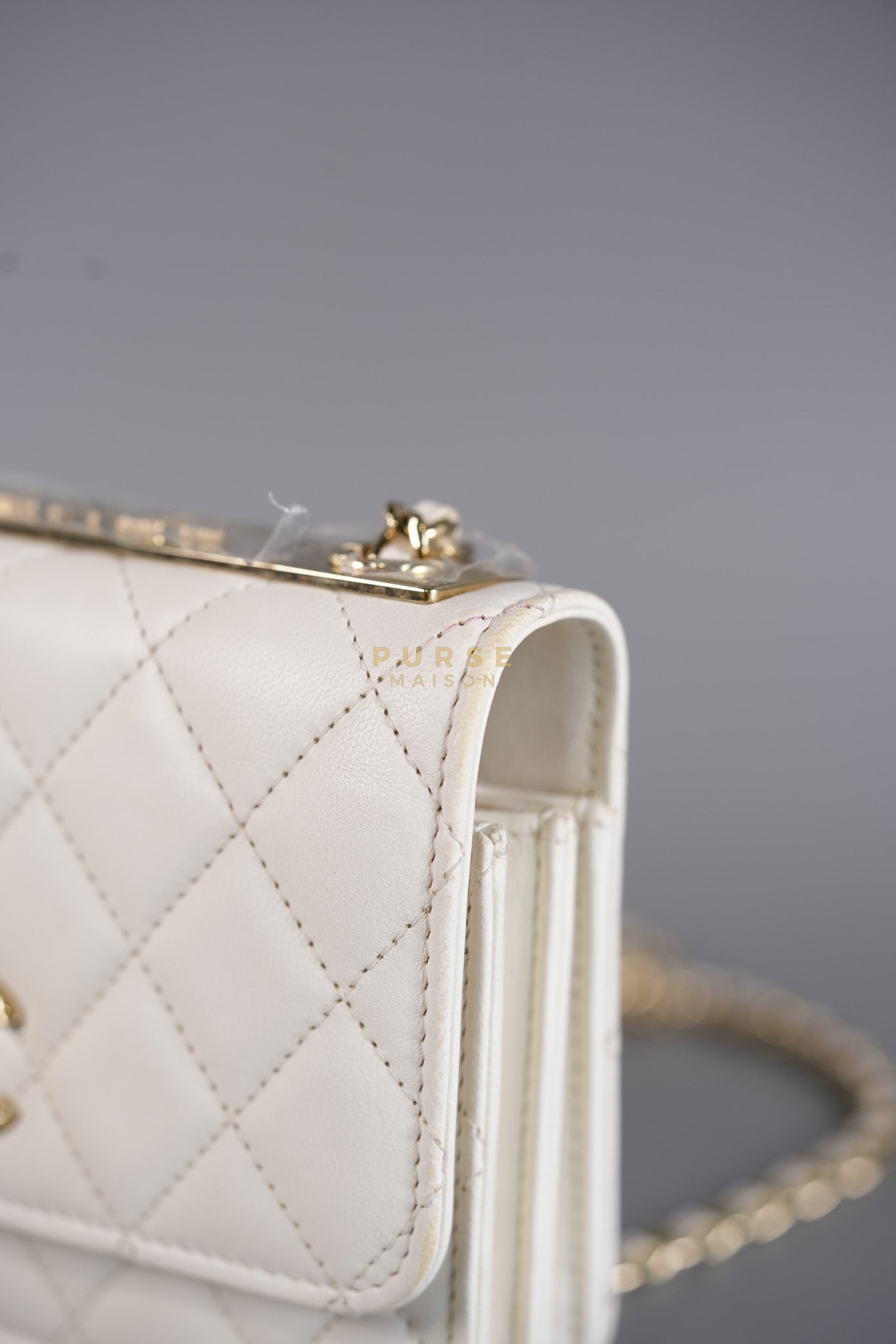 Mini Trendy CC Wallet on Chain in White Lambskin Leather and Light Gold Hardware (Microchip) | Purse Maison Luxury Bags Shop