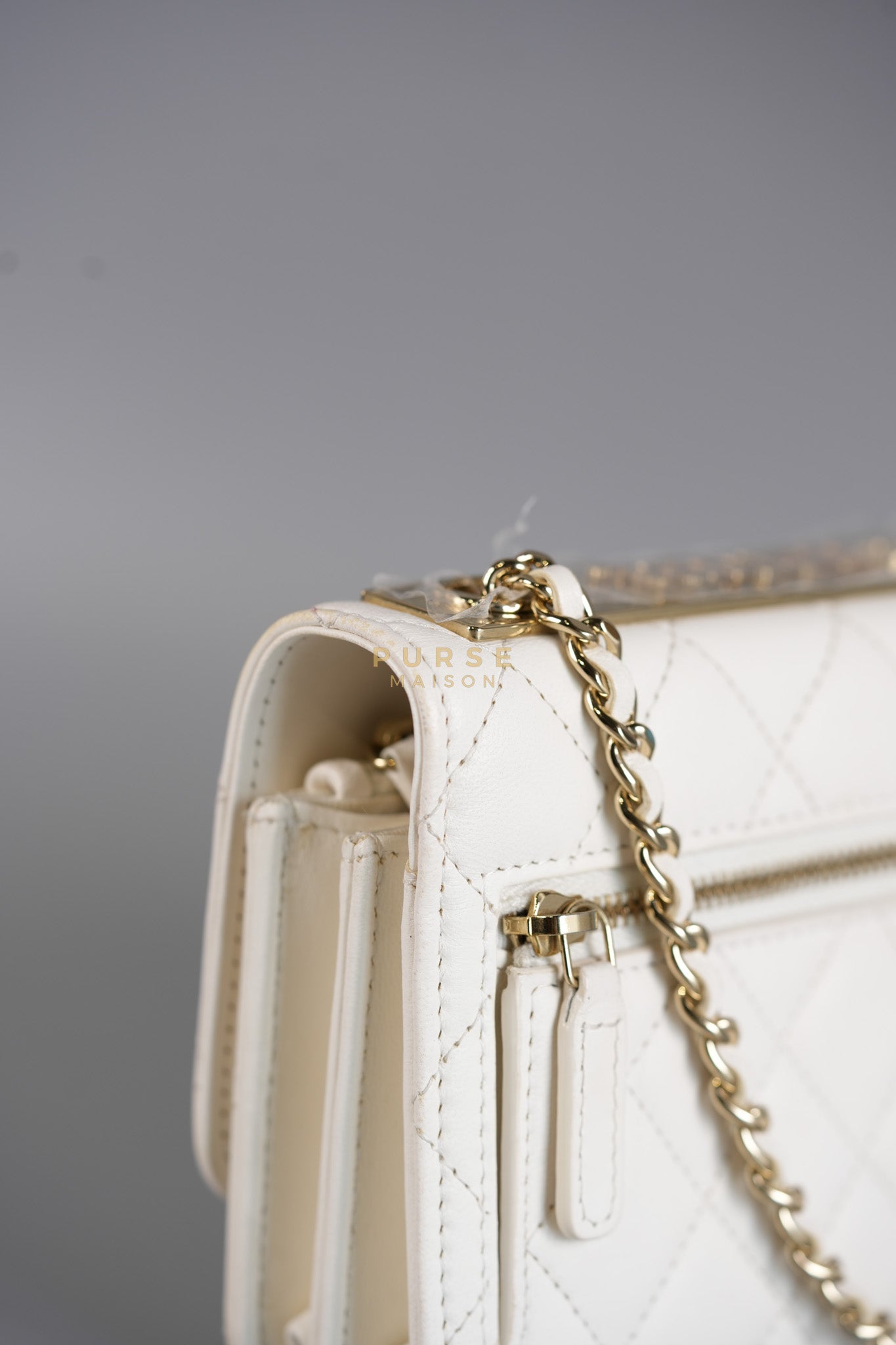 Mini Trendy CC Wallet on Chain in White Lambskin Leather and Light Gold Hardware (Microchip) | Purse Maison Luxury Bags Shop