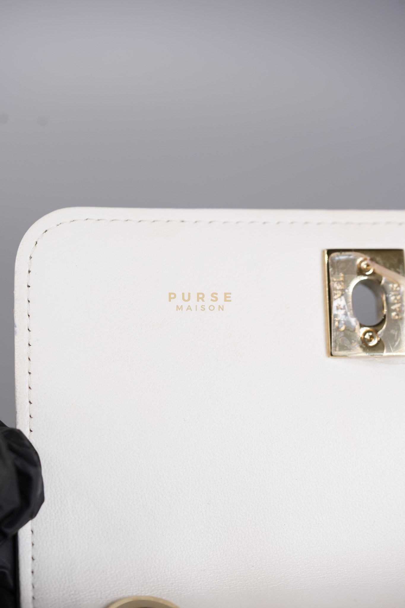 Mini Trendy CC Wallet on Chain in White Lambskin Leather and Light Gold Hardware (Microchip) | Purse Maison Luxury Bags Shop