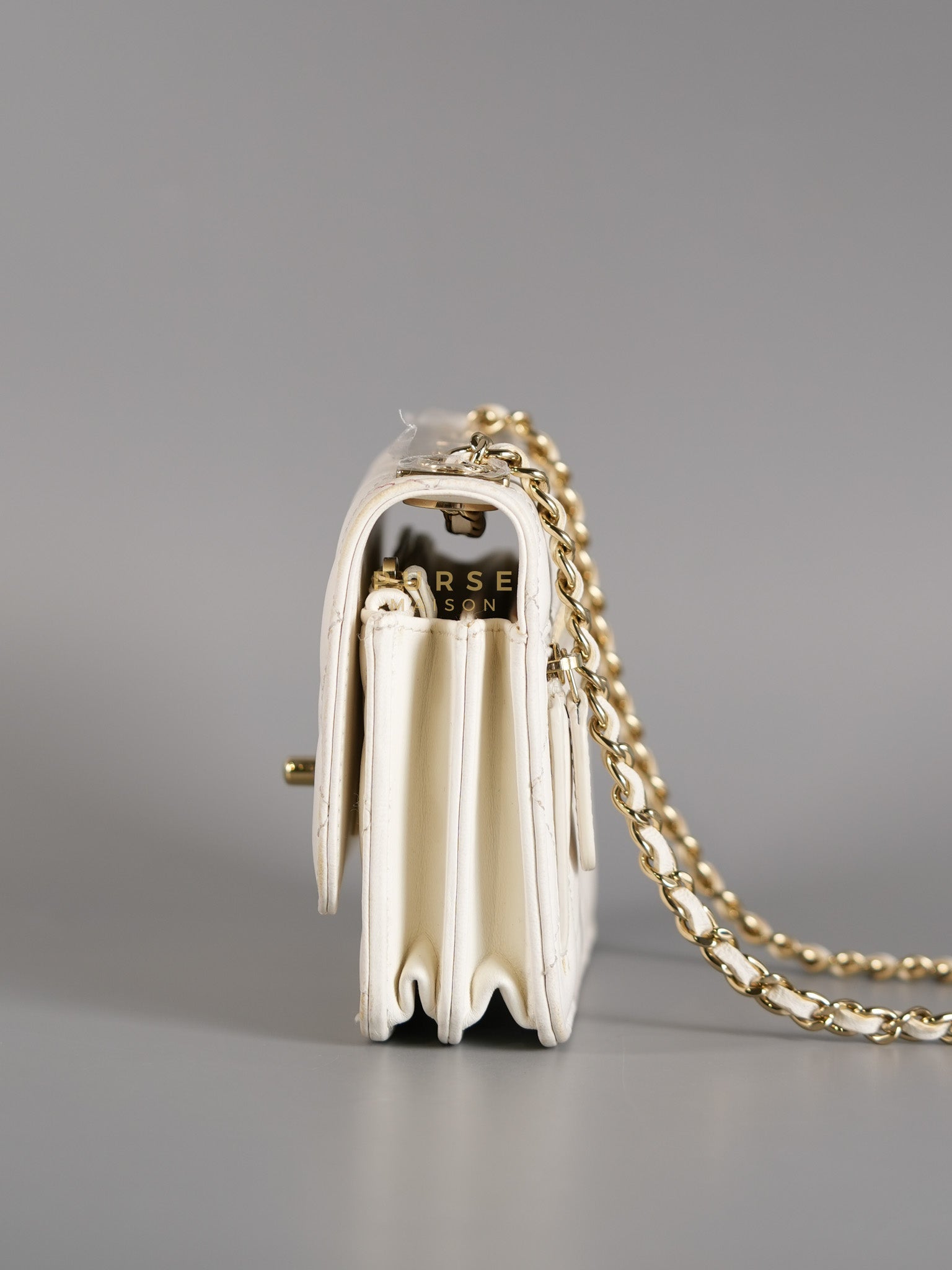 Mini Trendy CC Wallet on Chain in White Lambskin Leather and Light Gold Hardware (Microchip) | Purse Maison Luxury Bags Shop