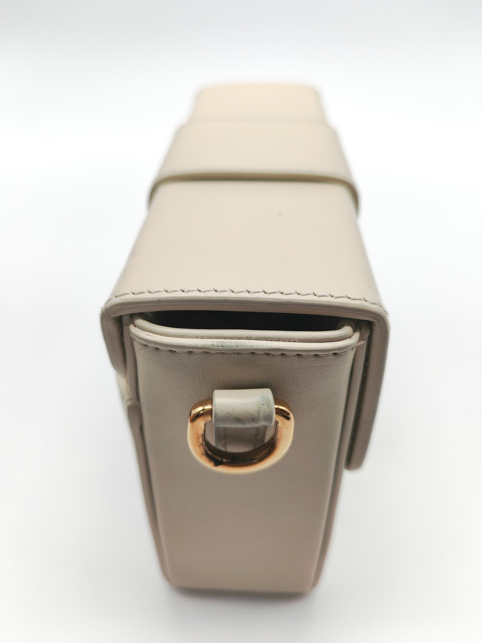 Montaigne Box Bag in Off-White Lambskin Leather and Gold Hardware Shoulder Bag | Purse Maison Luxury Bags Shop