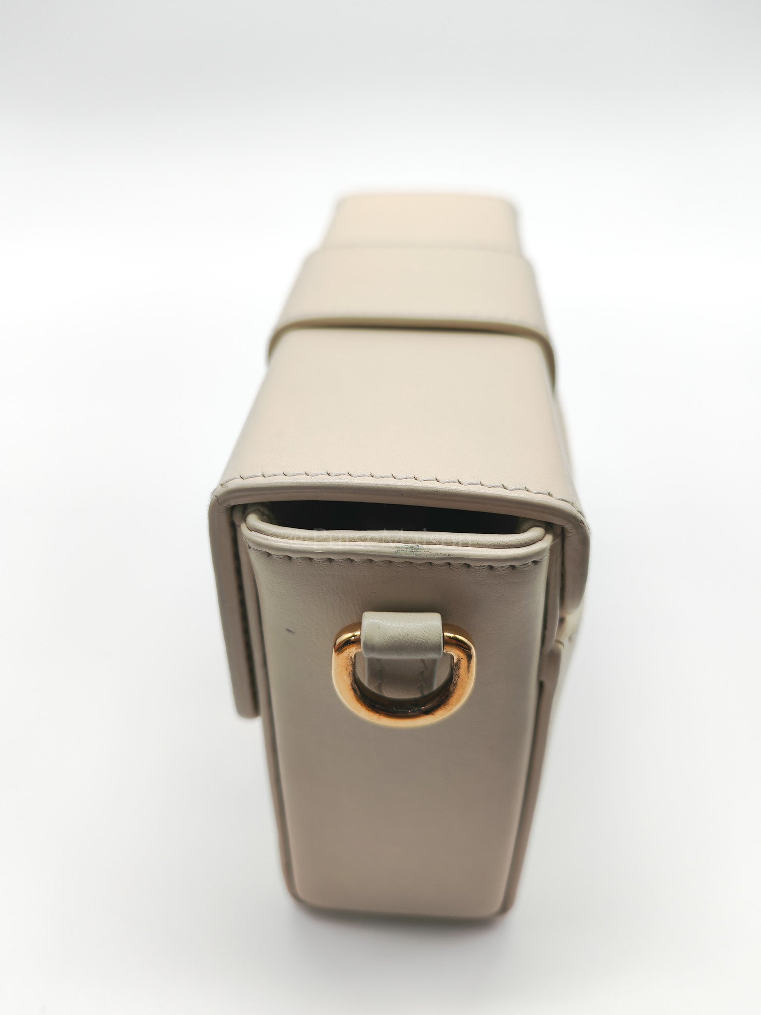 Montaigne Box Bag in Off-White Lambskin Leather and Gold Hardware Shoulder Bag | Purse Maison Luxury Bags Shop