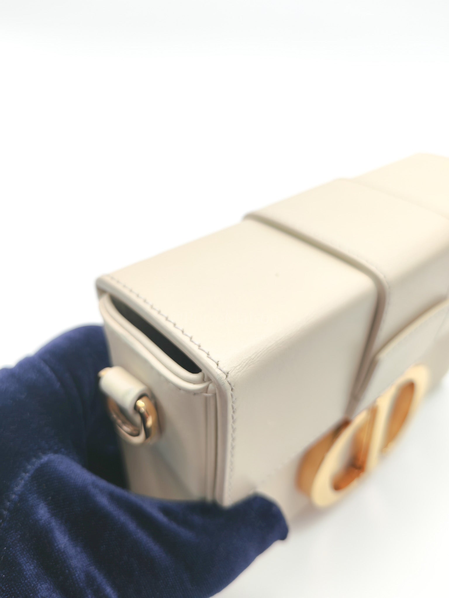 Montaigne Box Bag in Off-White Lambskin Leather and Gold Hardware Shoulder Bag | Purse Maison Luxury Bags Shop