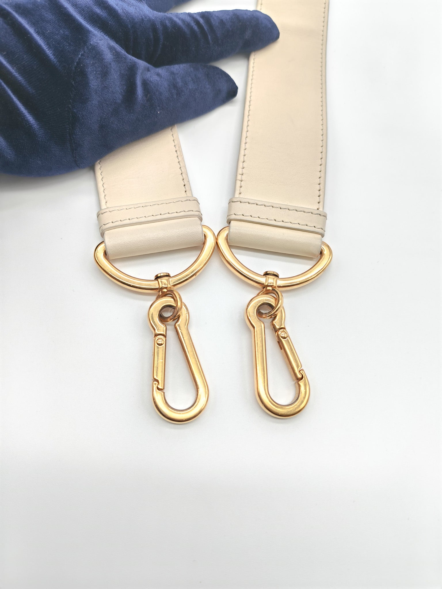 Montaigne Box Bag in Off-White Lambskin Leather and Gold Hardware Shoulder Bag | Purse Maison Luxury Bags Shop