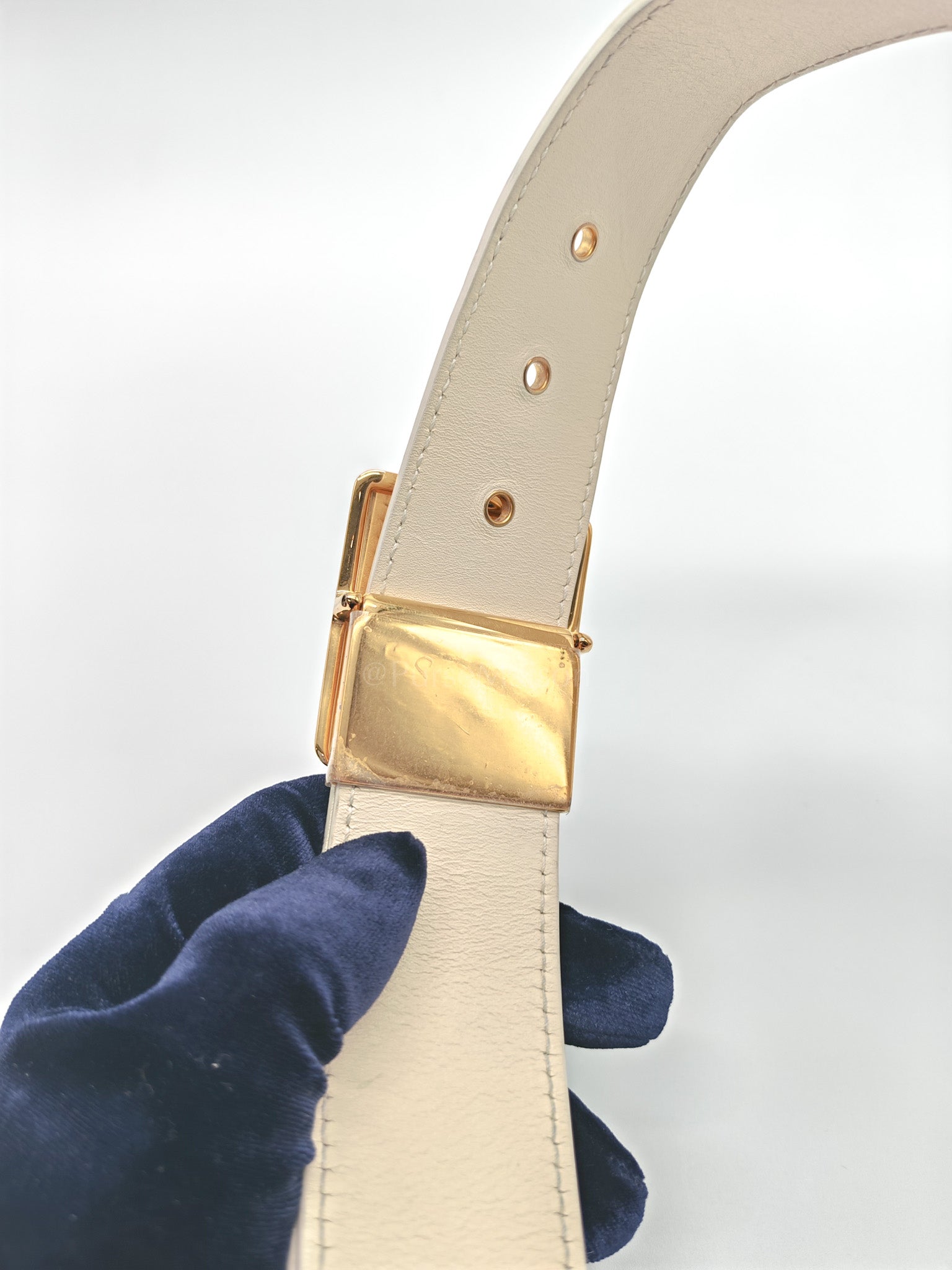 Montaigne Box Bag in Off-White Lambskin Leather and Gold Hardware Shoulder Bag | Purse Maison Luxury Bags Shop