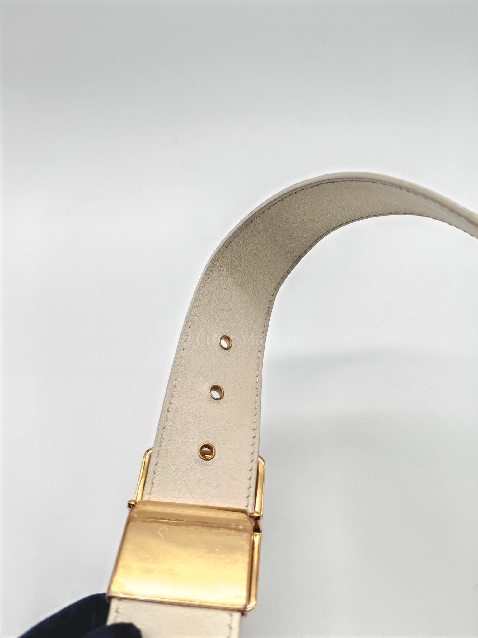 Montaigne Box Bag in Off-White Lambskin Leather and Gold Hardware Shoulder Bag | Purse Maison Luxury Bags Shop