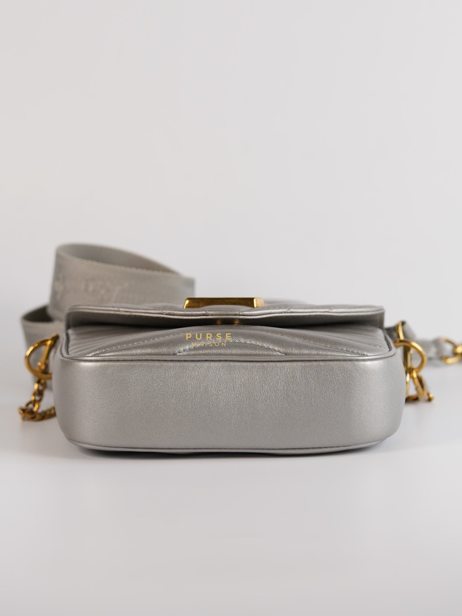 Multi Pochette New Wave Silvery Leather Gold Hardware(Microchip) | Purse Maison Luxury Bags Shop