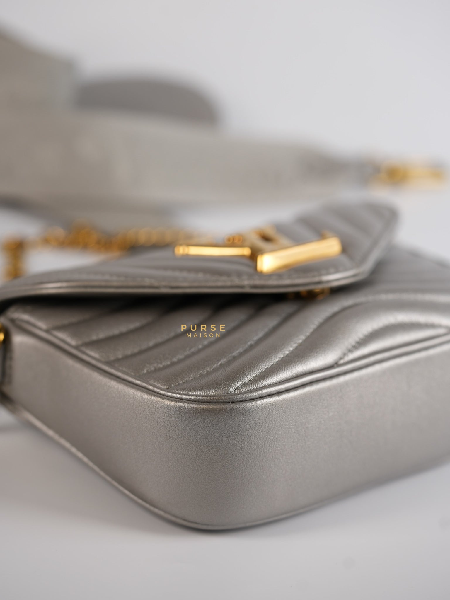 Multi Pochette New Wave Silvery Leather Gold Hardware(Microchip) | Purse Maison Luxury Bags Shop