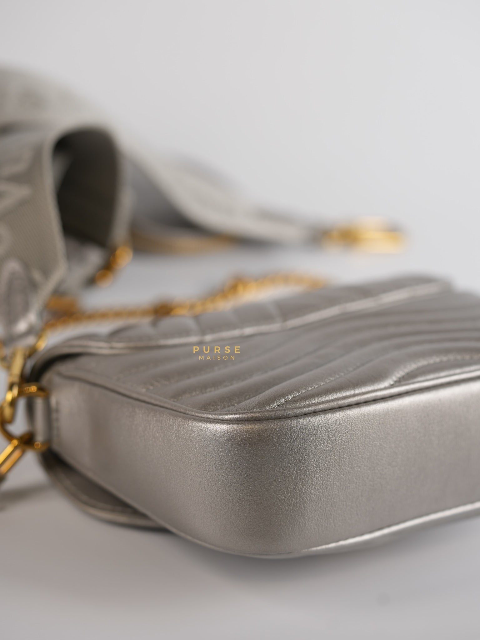 Multi Pochette New Wave Silvery Leather Gold Hardware(Microchip) | Purse Maison Luxury Bags Shop