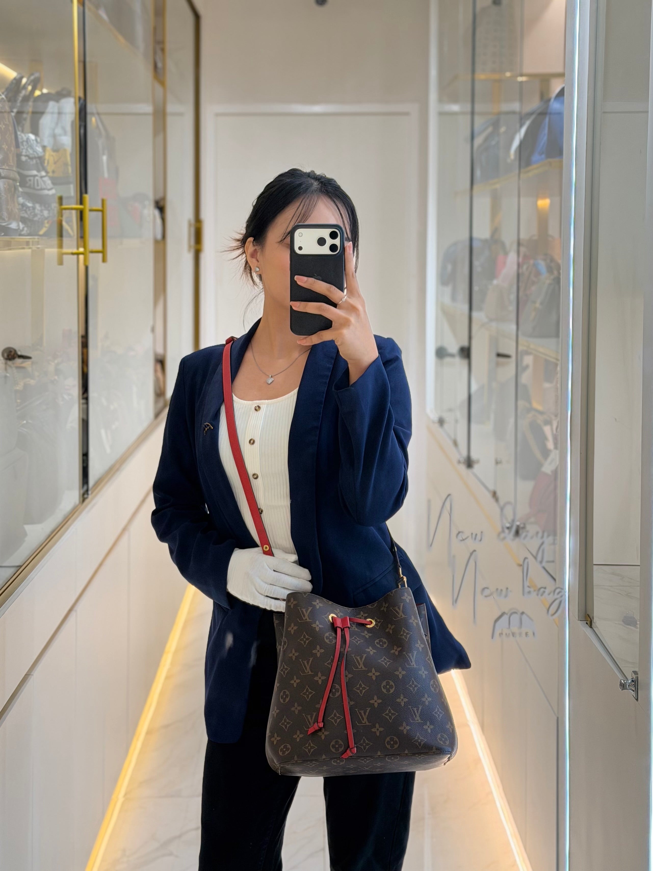 Neonoe Bucket Bag Monogram Canvas and Red (Date code: SP4117) | Purse Maison Luxury Bags Shop