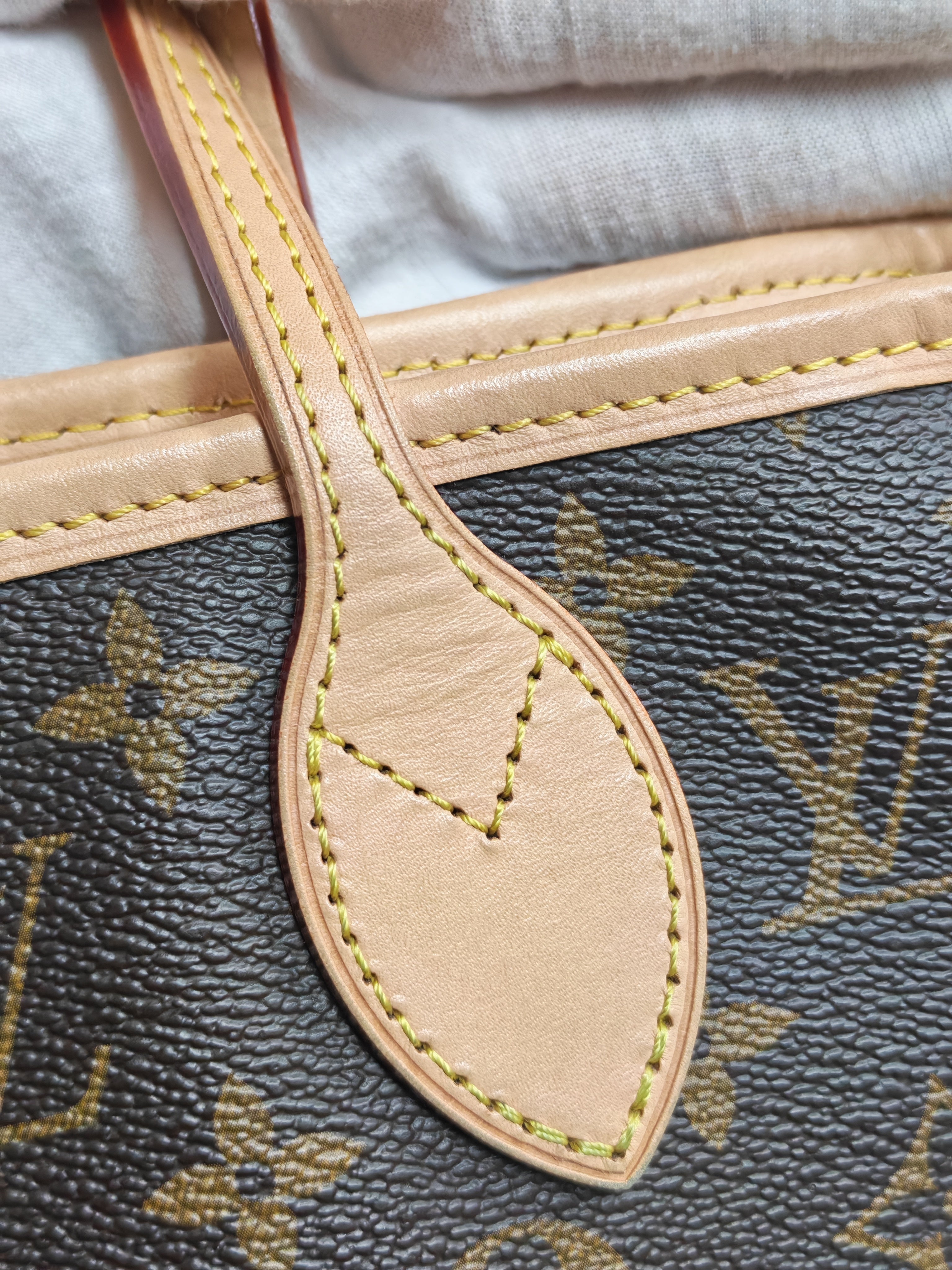 Neverfull BB in Monogram Canvas Crossbody Bag (Microchip) | Purse Maison Luxury Bags Shop