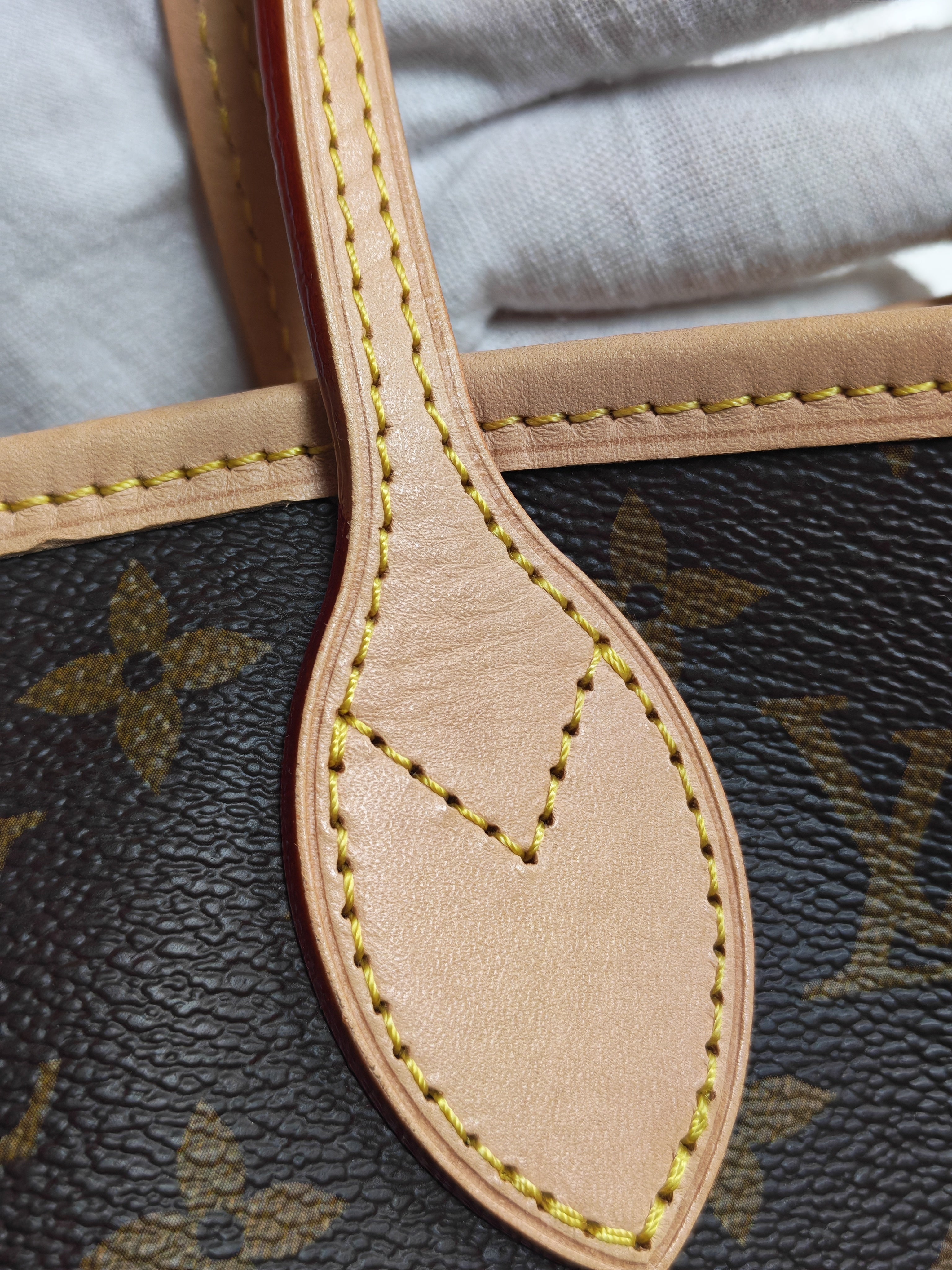 Neverfull BB in Monogram Canvas Crossbody Bag (Microchip) | Purse Maison Luxury Bags Shop