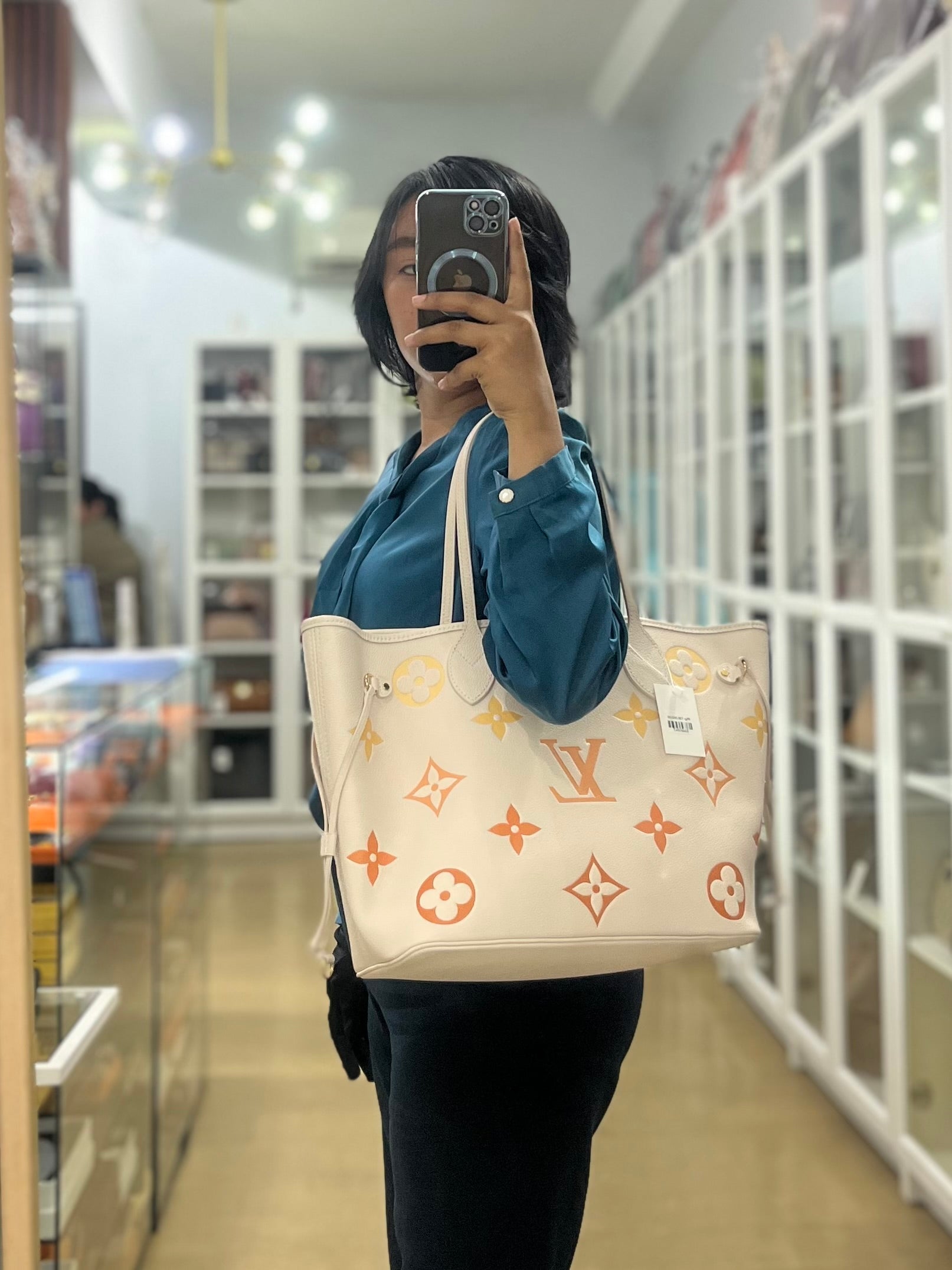 Neverfull MM Cream Monogram Empreinte Leather(Microchip) | Purse Maison Luxury Bags Shop