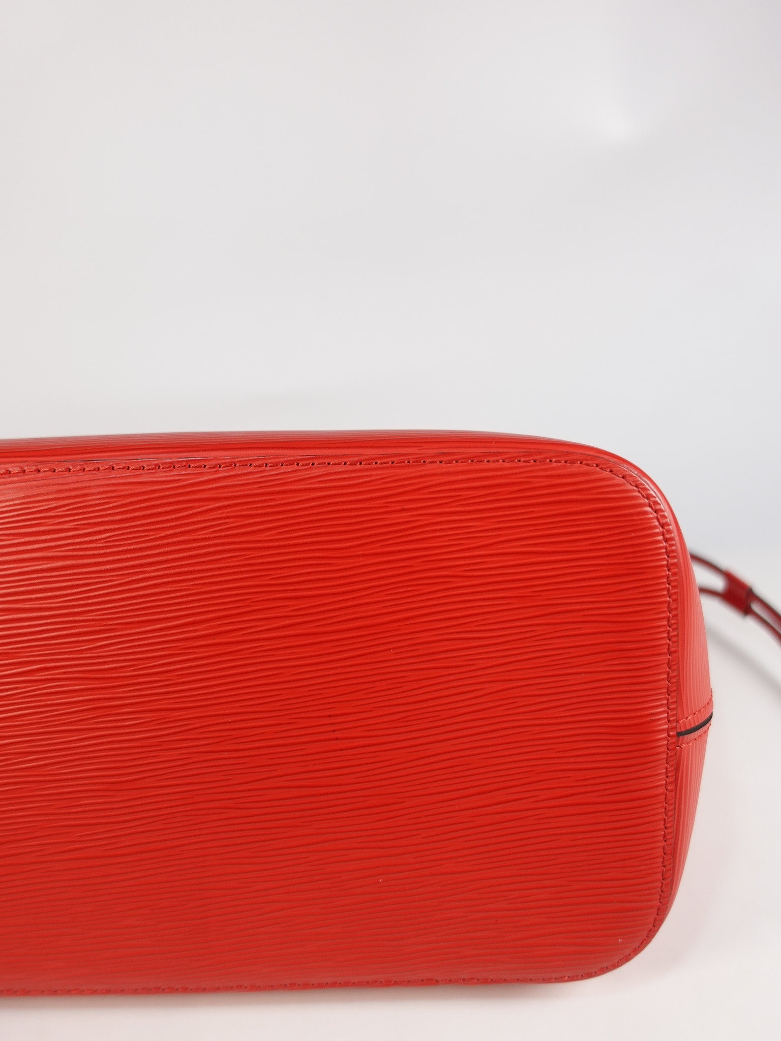 Neverfull MM in Red Epi Leather (Date Code: UB4156) | Purse Maison Luxury Bags Shop