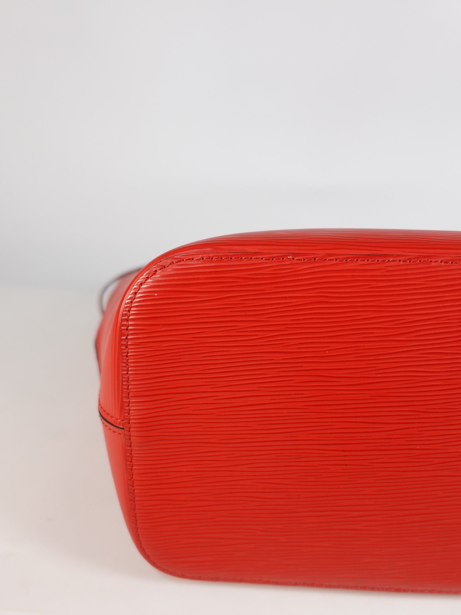 Neverfull MM in Red Epi Leather (Date Code: UB4156) | Purse Maison Luxury Bags Shop