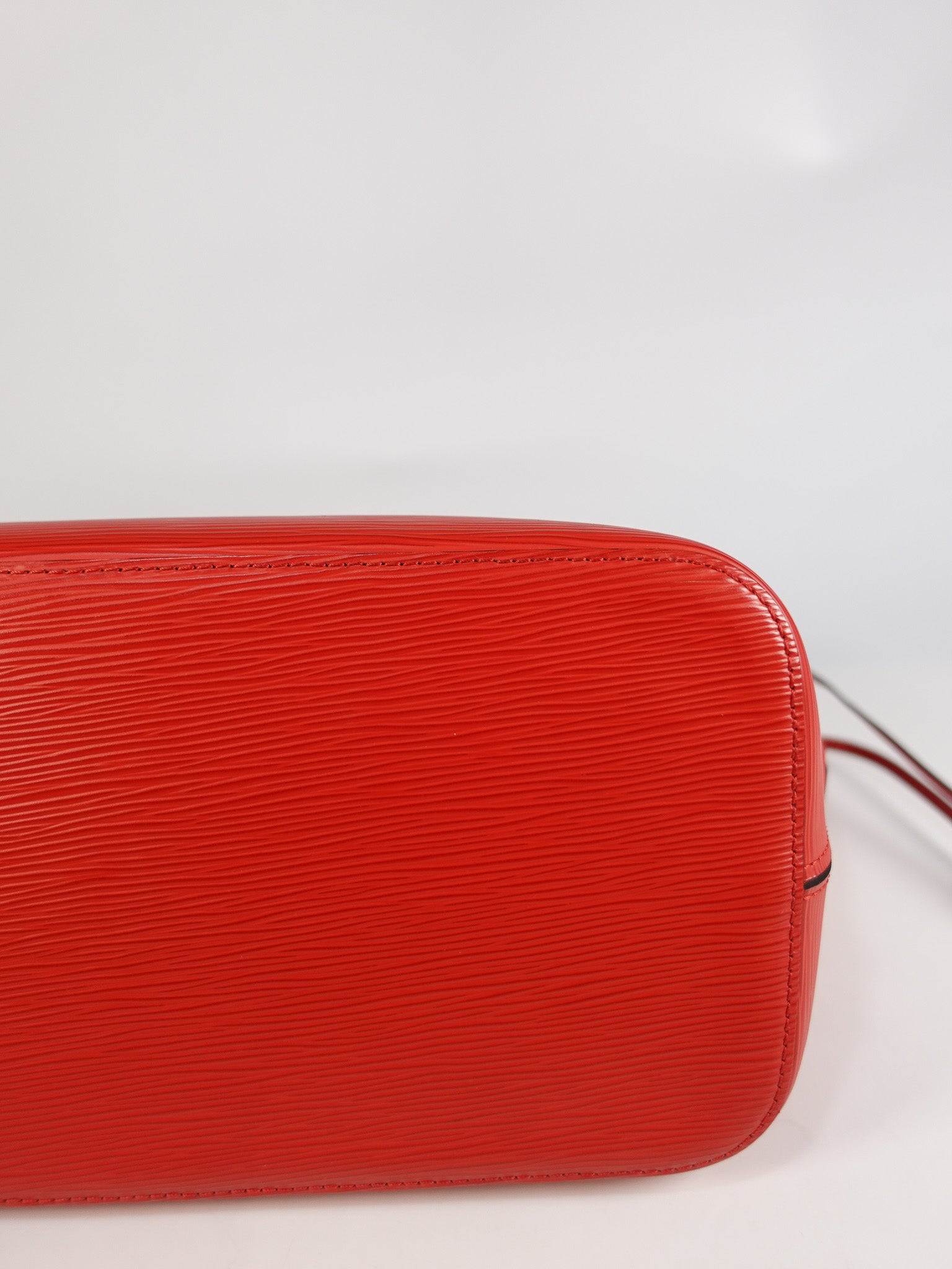 Neverfull MM in Red Epi Leather (Date Code: UB4156) | Purse Maison Luxury Bags Shop