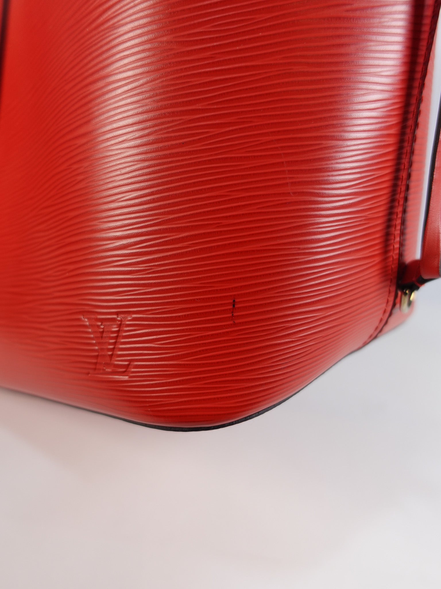 Neverfull MM in Red Epi Leather (Date Code: UB4156) | Purse Maison Luxury Bags Shop