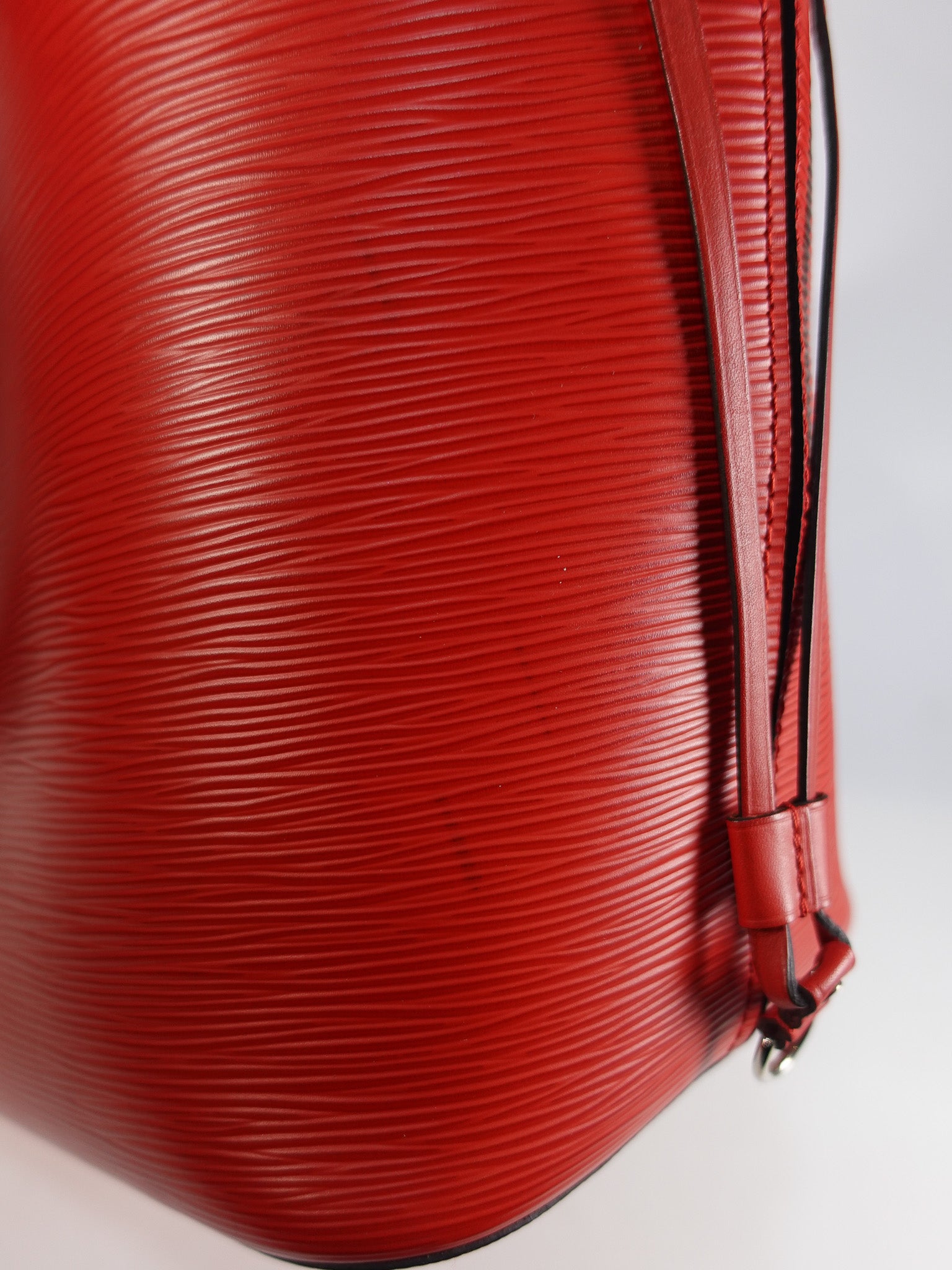 Neverfull MM in Red Epi Leather (Date Code: UB4156) | Purse Maison Luxury Bags Shop